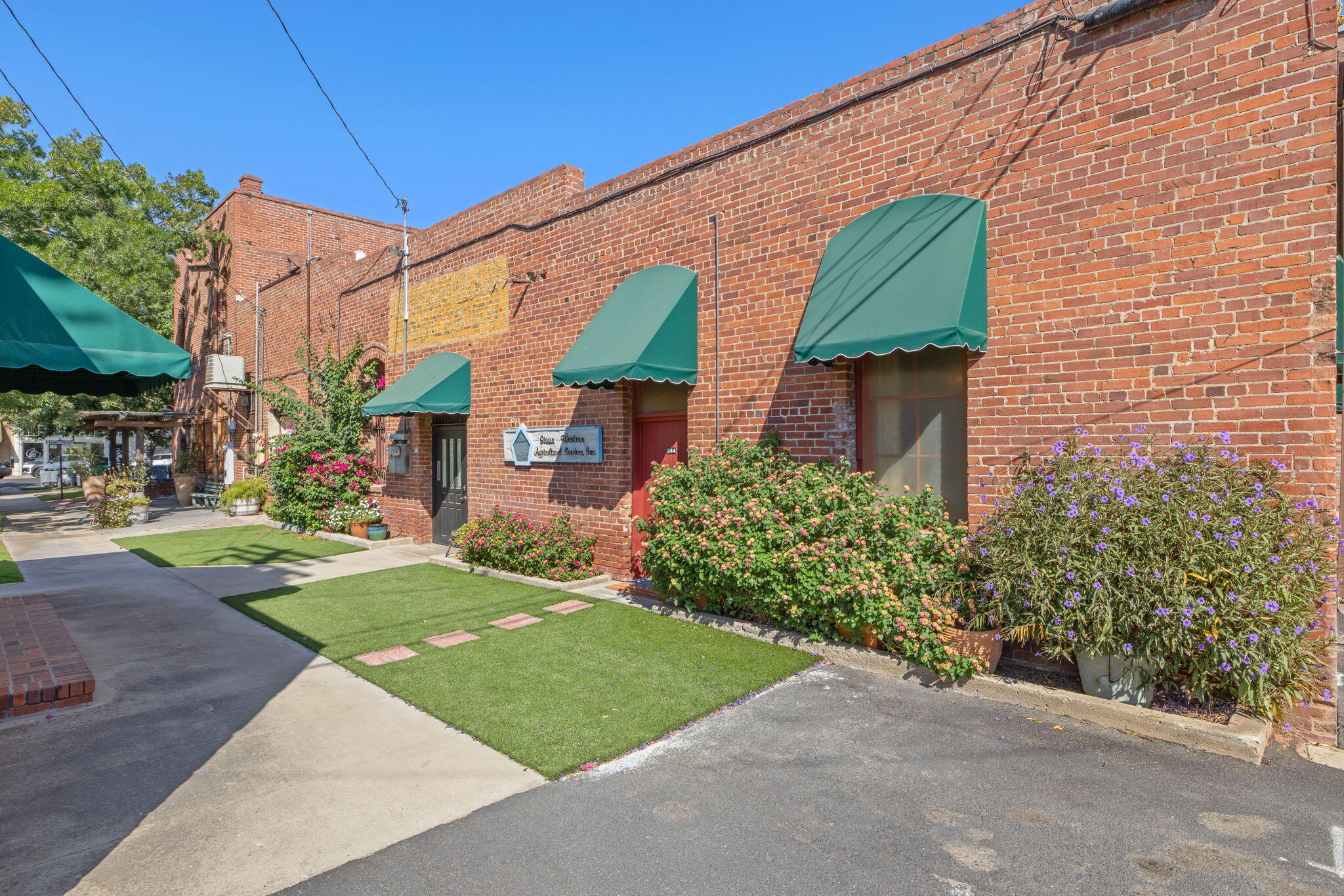 244 E Pine, Exeter, CA 93221