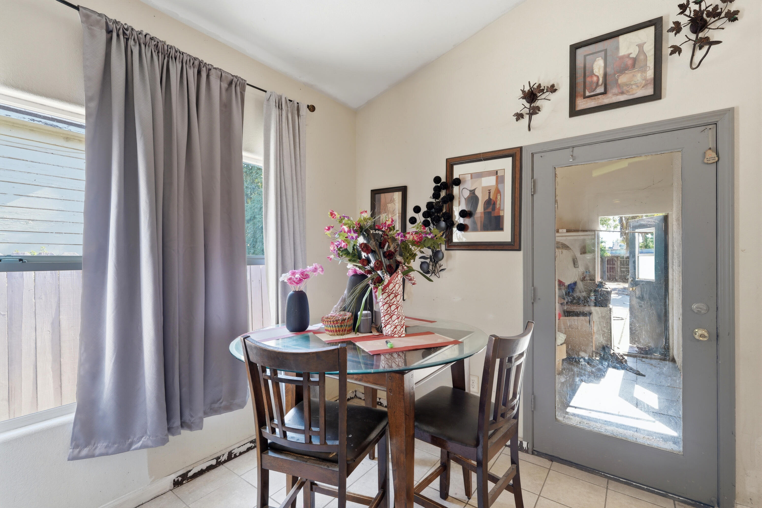 471 N Evans Rd, Tipton, CA 93272