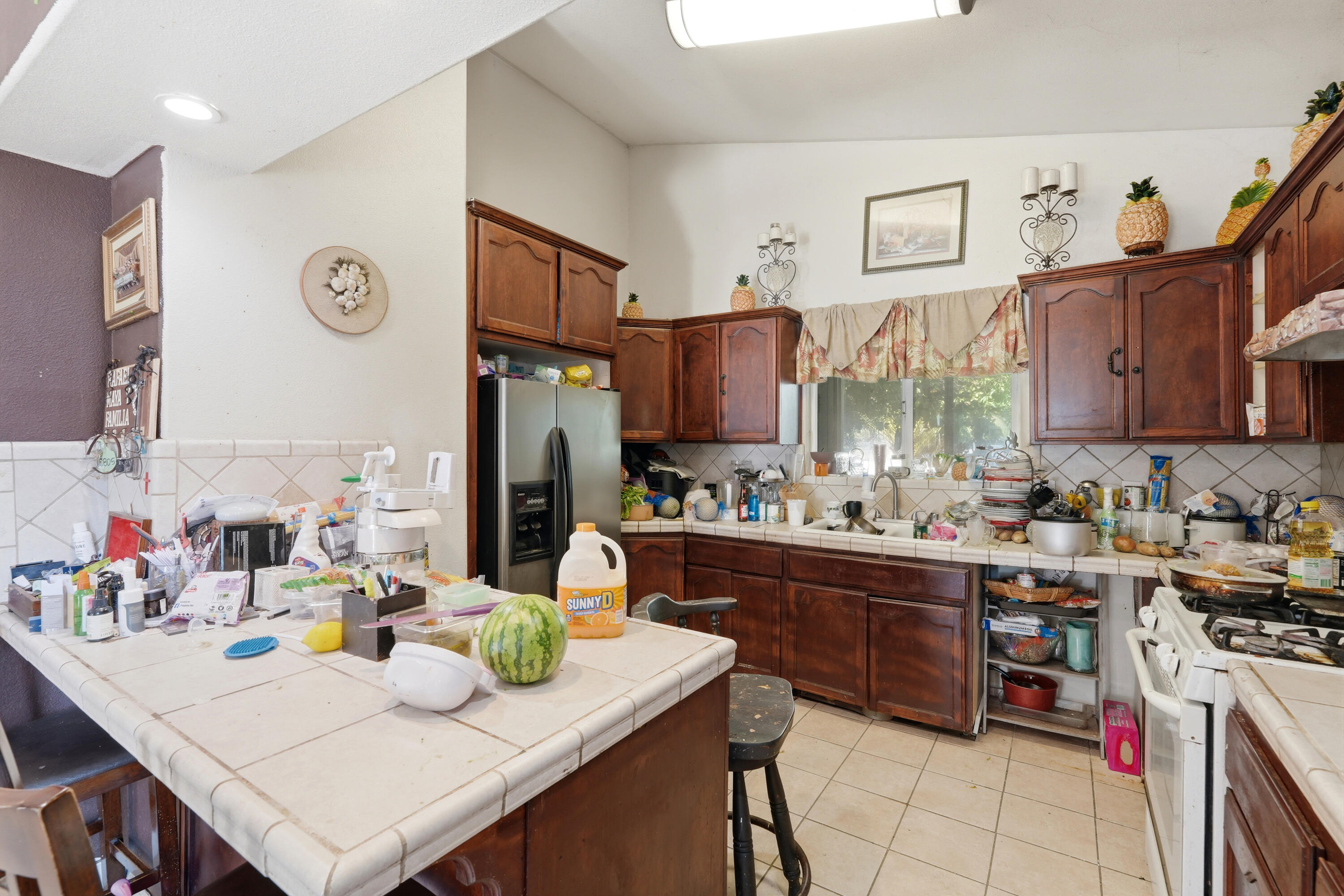 471 N Evans Rd, Tipton, CA 93272