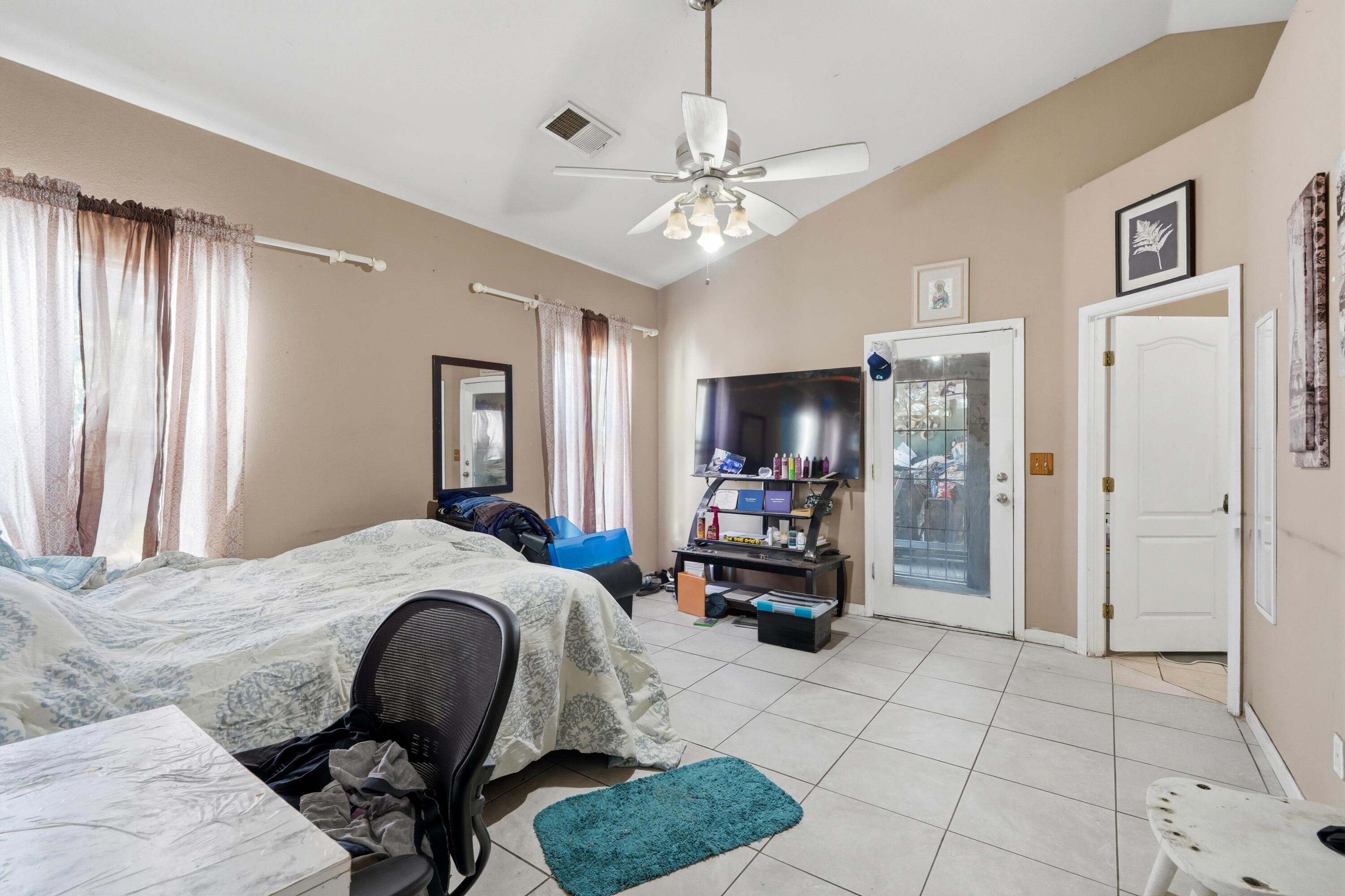 471 N Evans Rd, Tipton, CA 93272