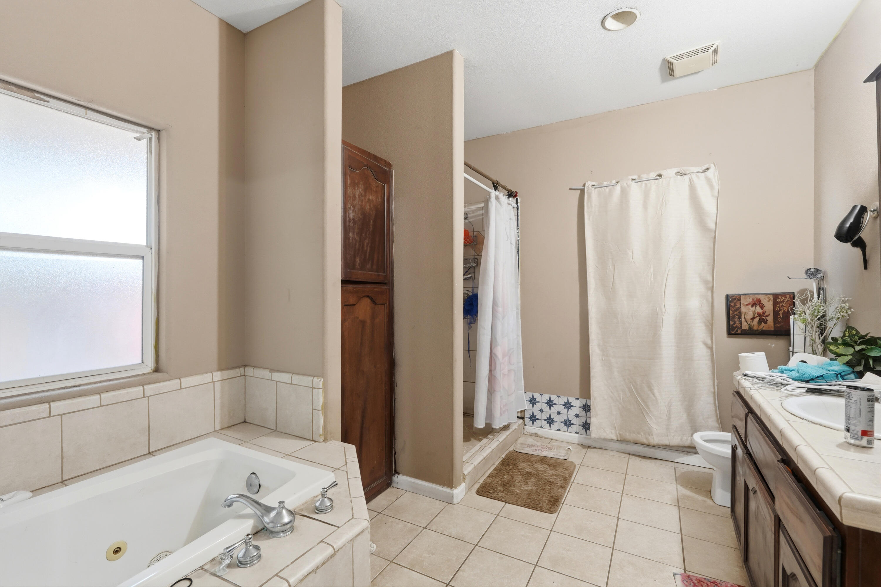 471 N Evans Rd, Tipton, CA 93272
