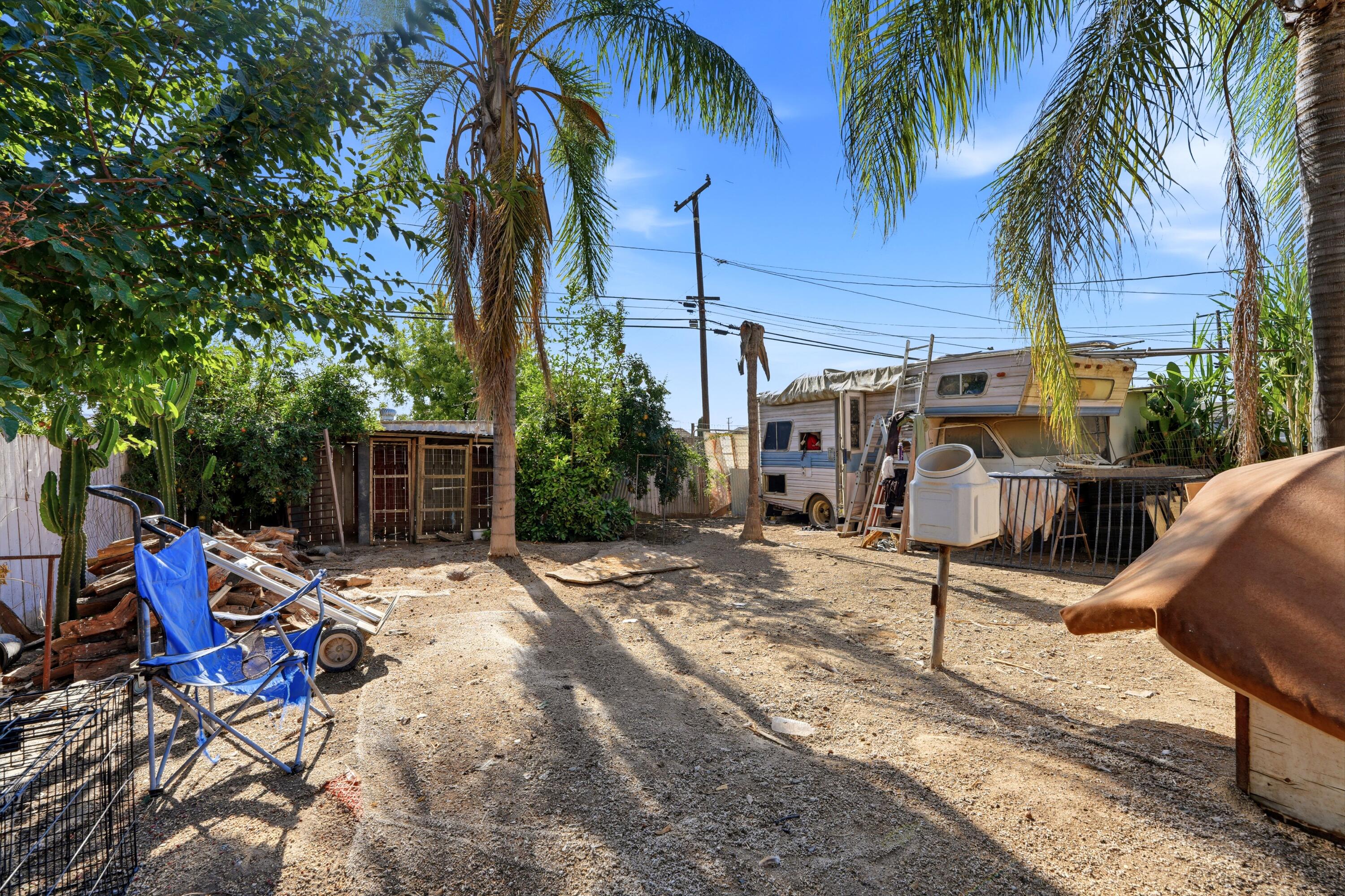 471 N Evans Rd, Tipton, CA 93272