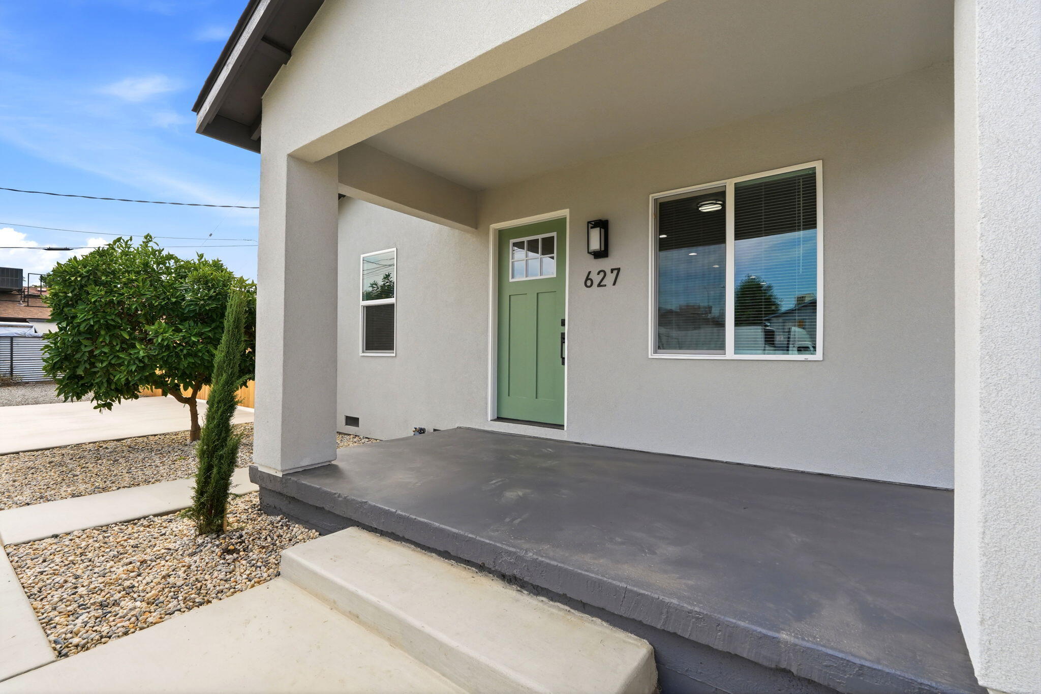 627 E Houston Ave, Visalia, CA 93292