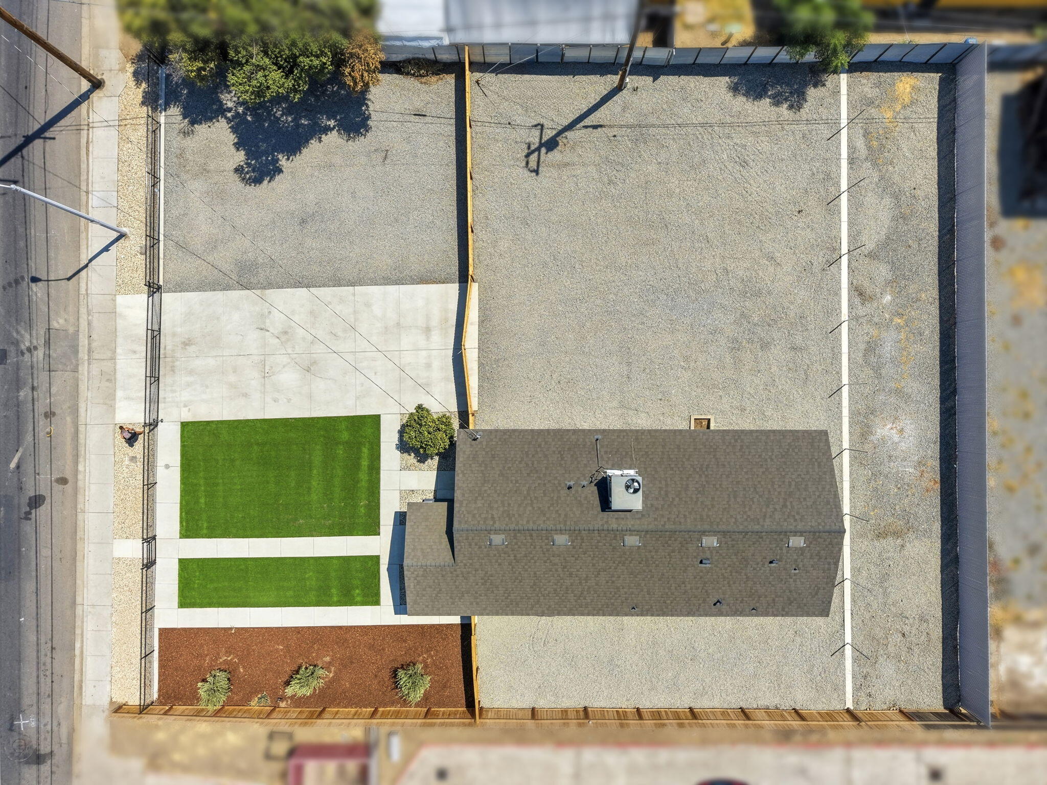 627 E Houston Ave, Visalia, CA 93292