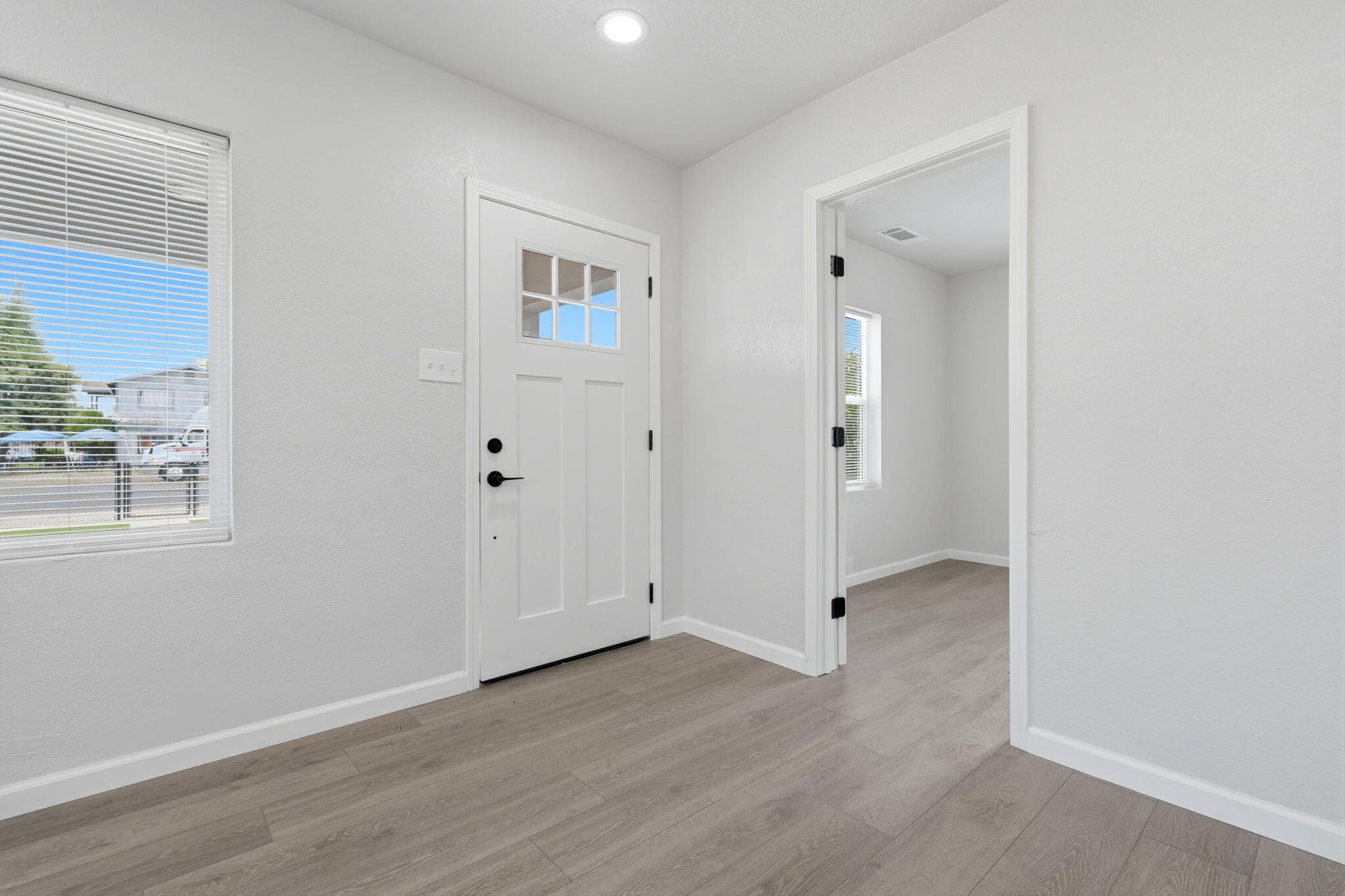 627 E Houston Ave, Visalia, CA 93292