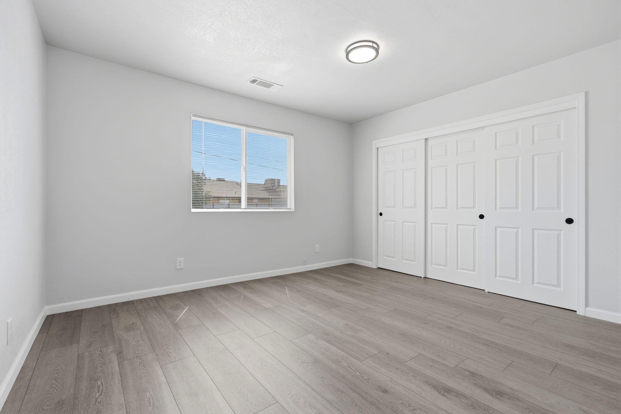 627 E Houston Ave, Visalia, CA 93292