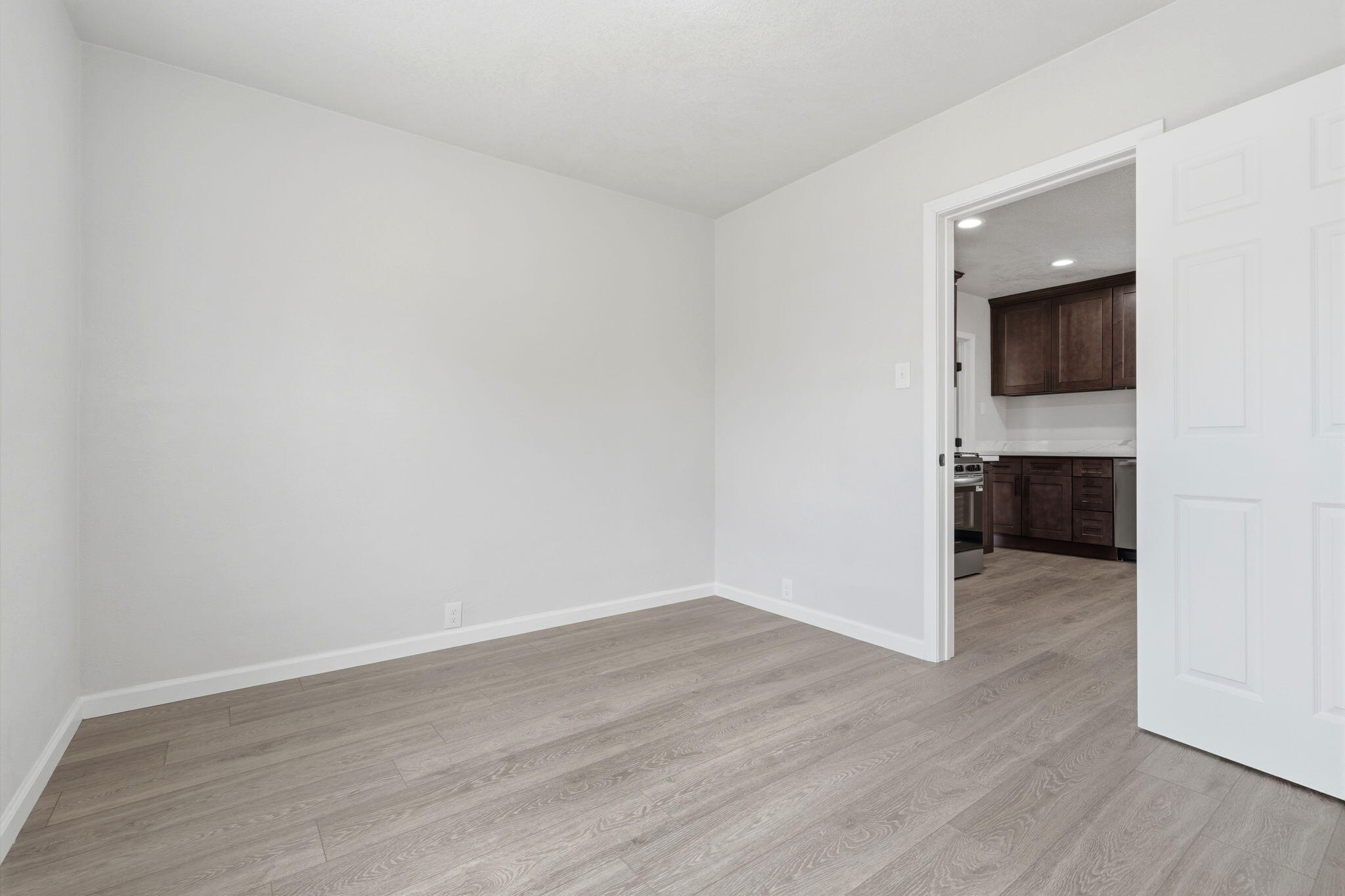 627 E Houston Ave, Visalia, CA 93292