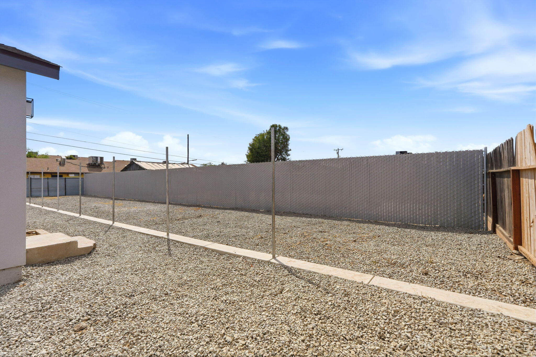 627 E Houston Ave, Visalia, CA 93292