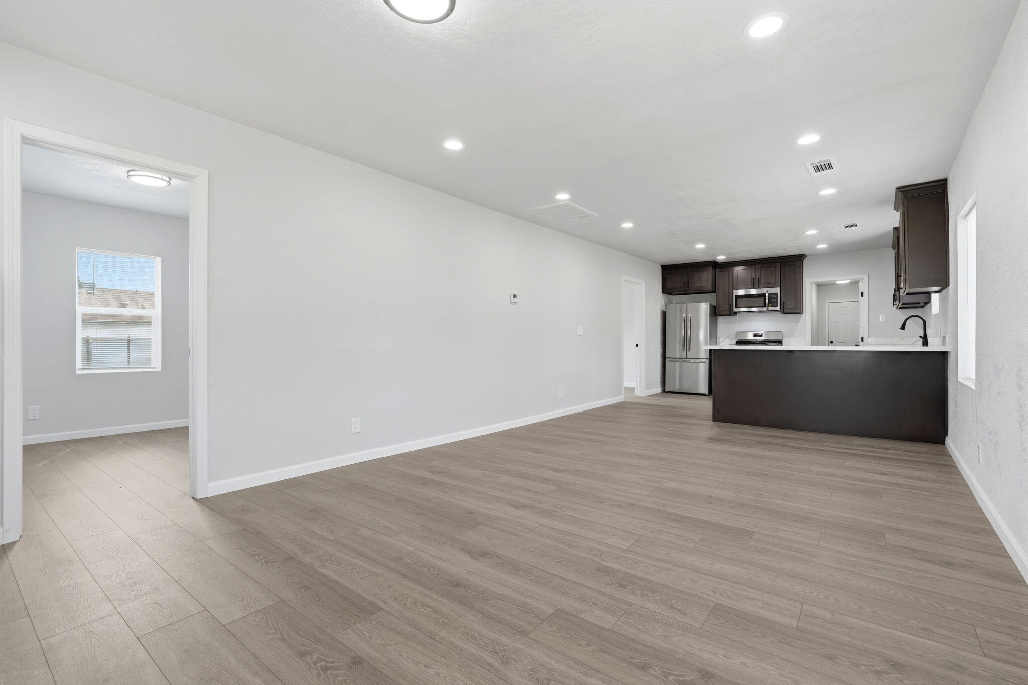 627 E Houston Ave, Visalia, CA 93292