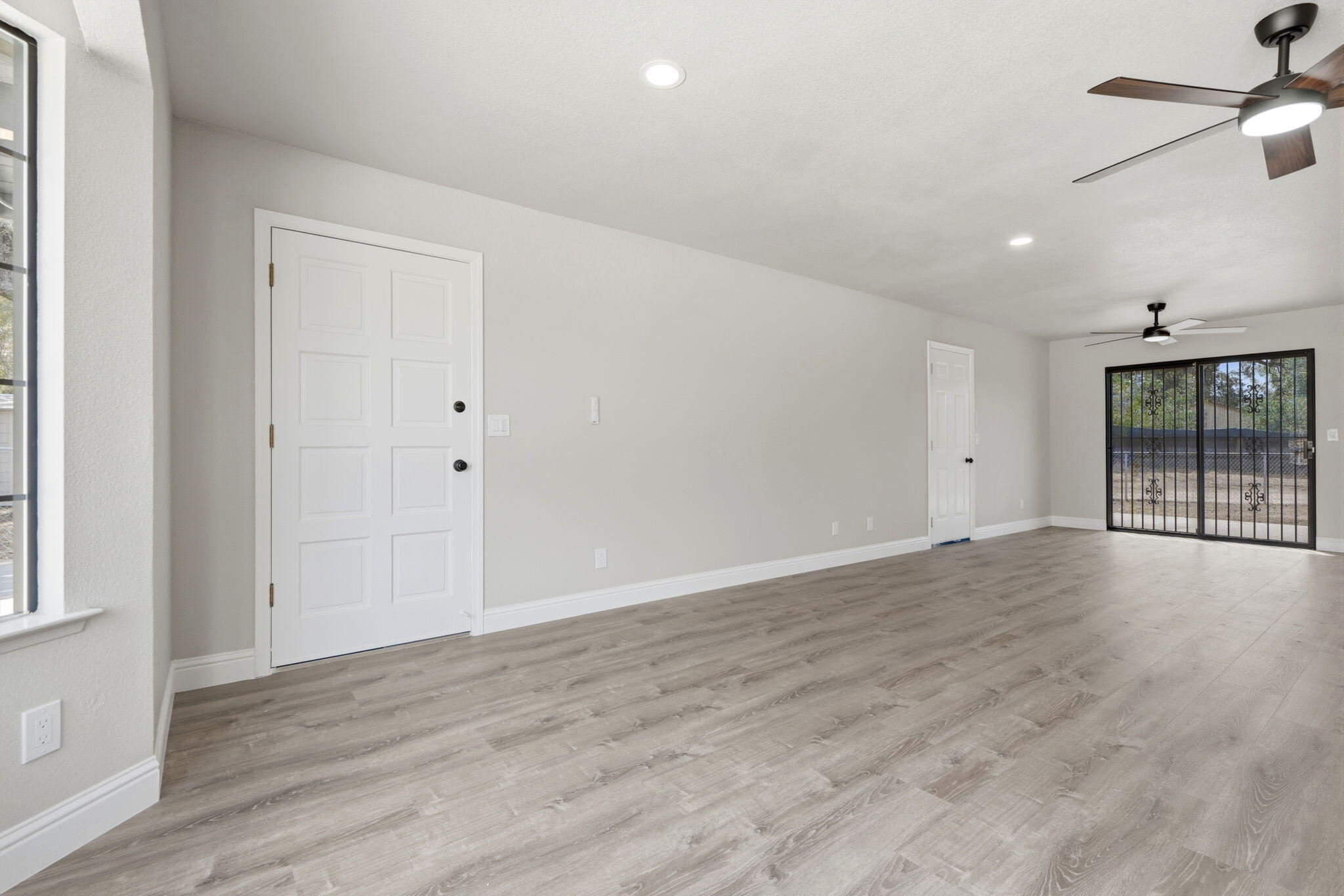 37307 Mistletoe Rd, Yokuts Valley, CA 93675