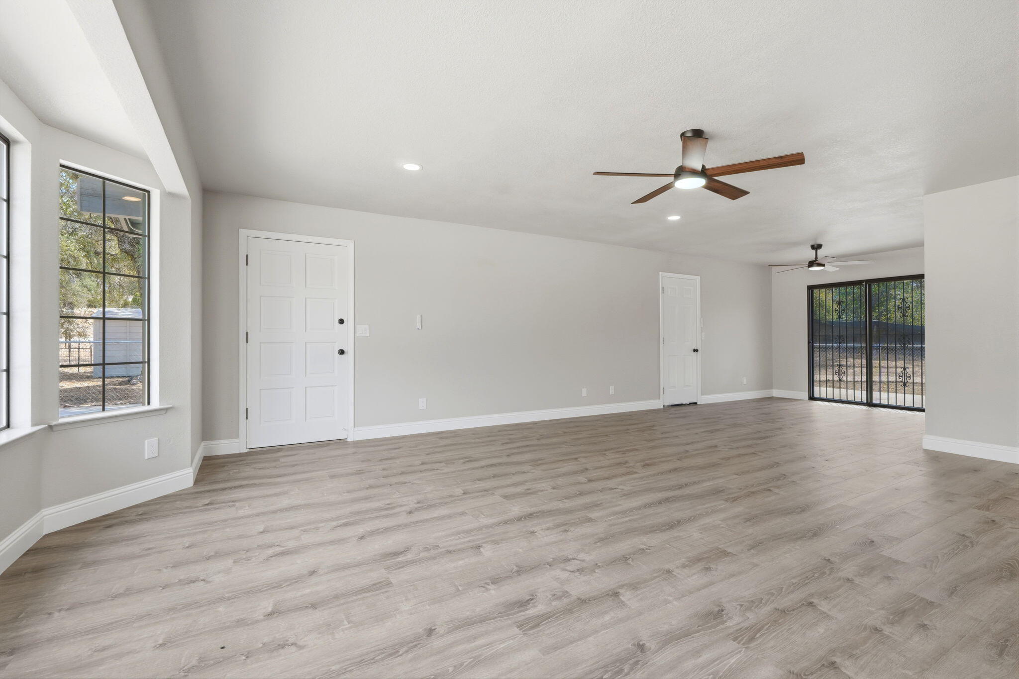 37307 Mistletoe Rd, Yokuts Valley, CA 93675