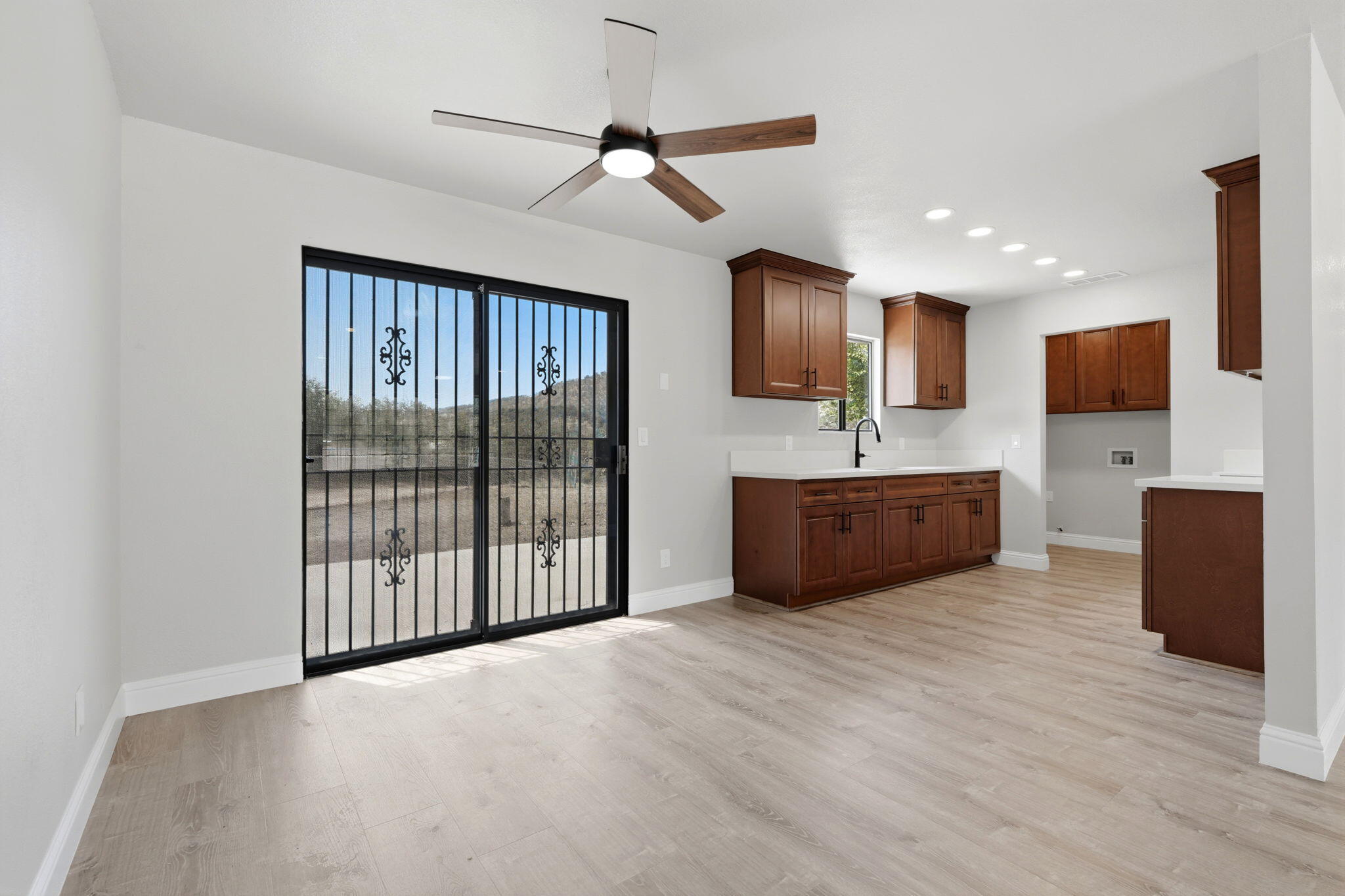 37307 Mistletoe Rd, Yokuts Valley, CA 93675