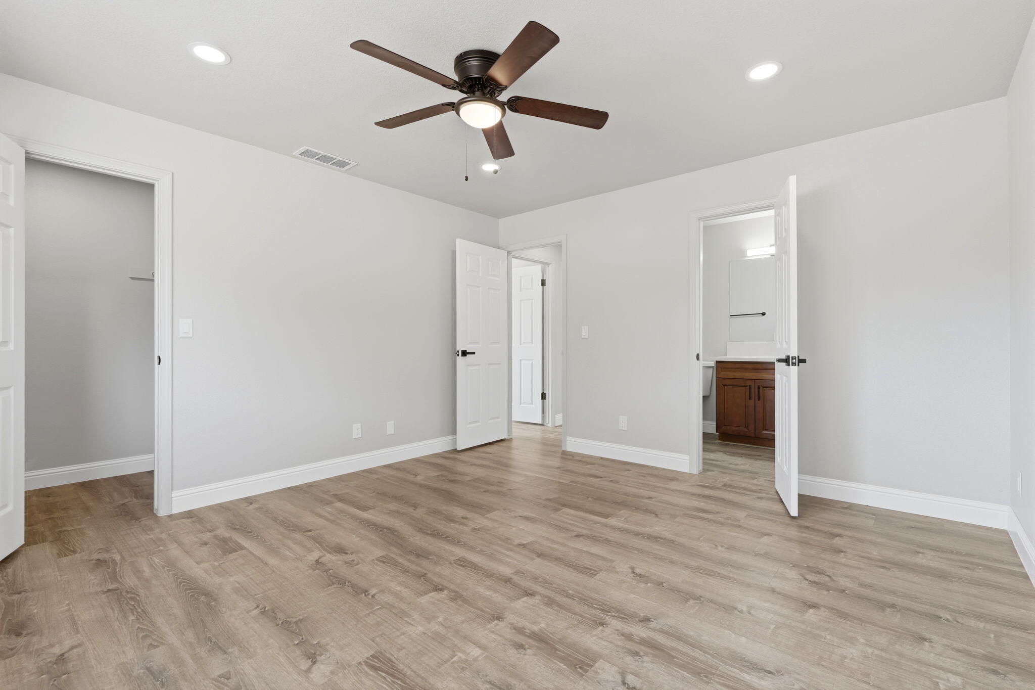37307 Mistletoe Rd, Yokuts Valley, CA 93675