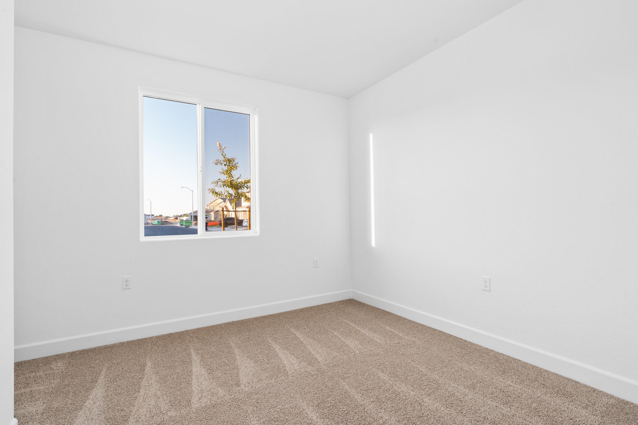 3047 Riviera Avenue, Tulare, CA 93274