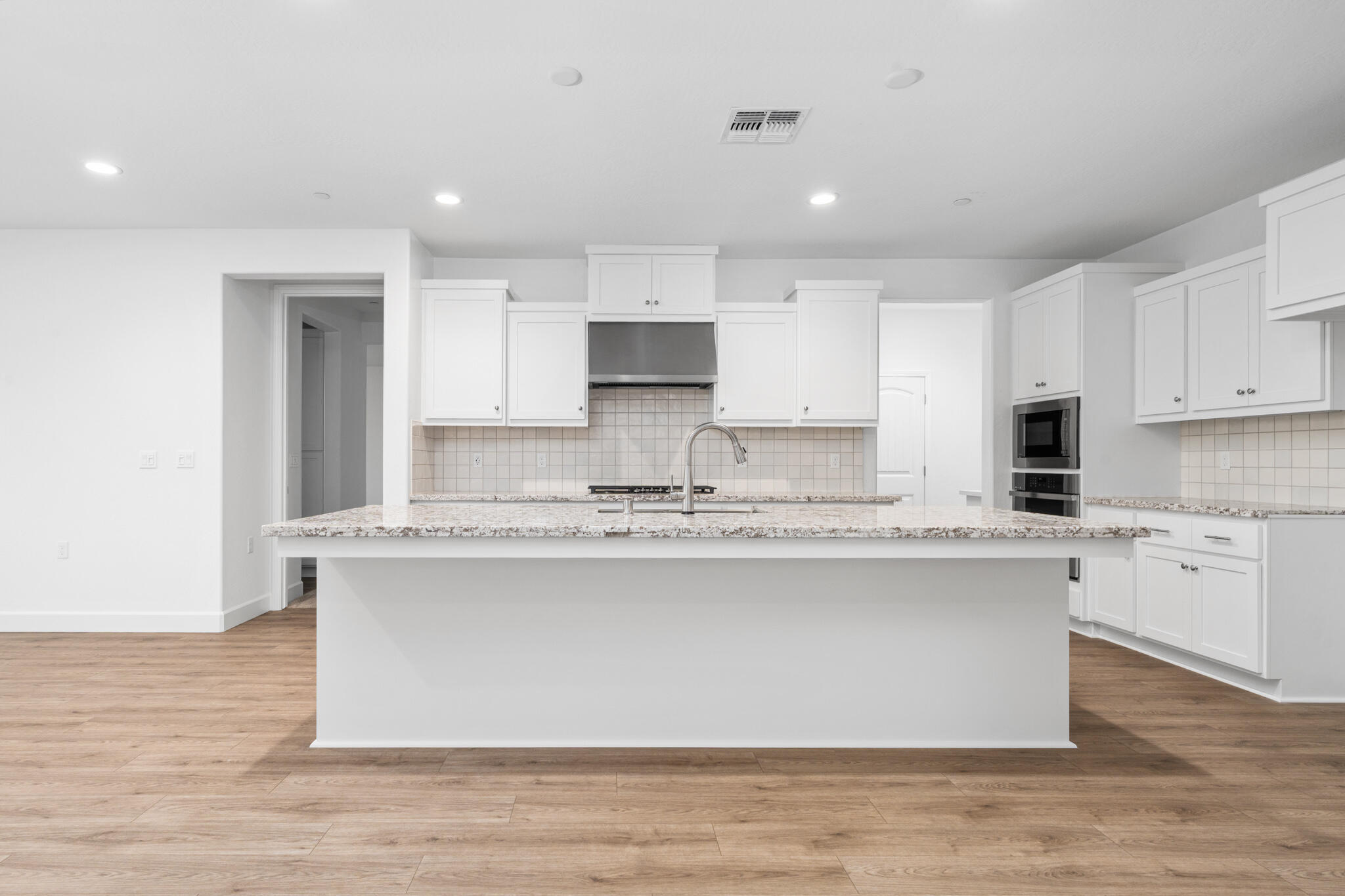 3047 Riviera Avenue, Tulare, CA 93274
