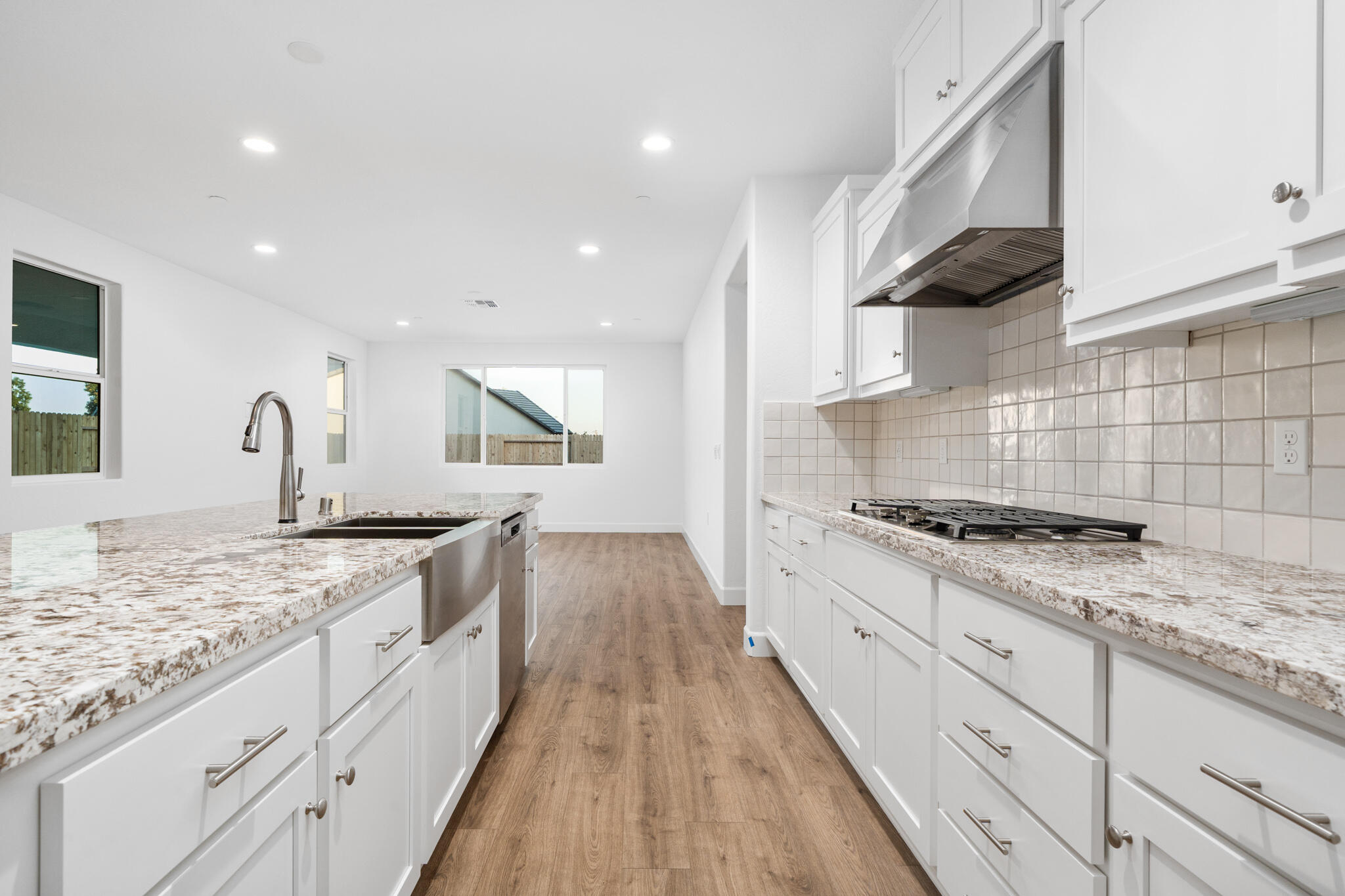 3047 Riviera Avenue, Tulare, CA 93274
