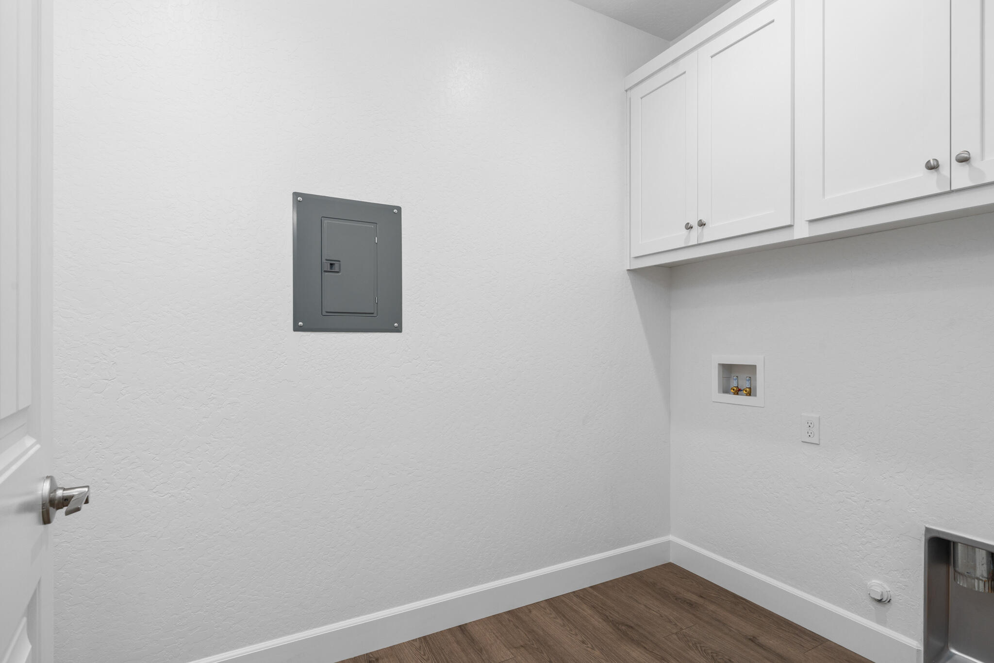 3047 Riviera Avenue, Tulare, CA 93274
