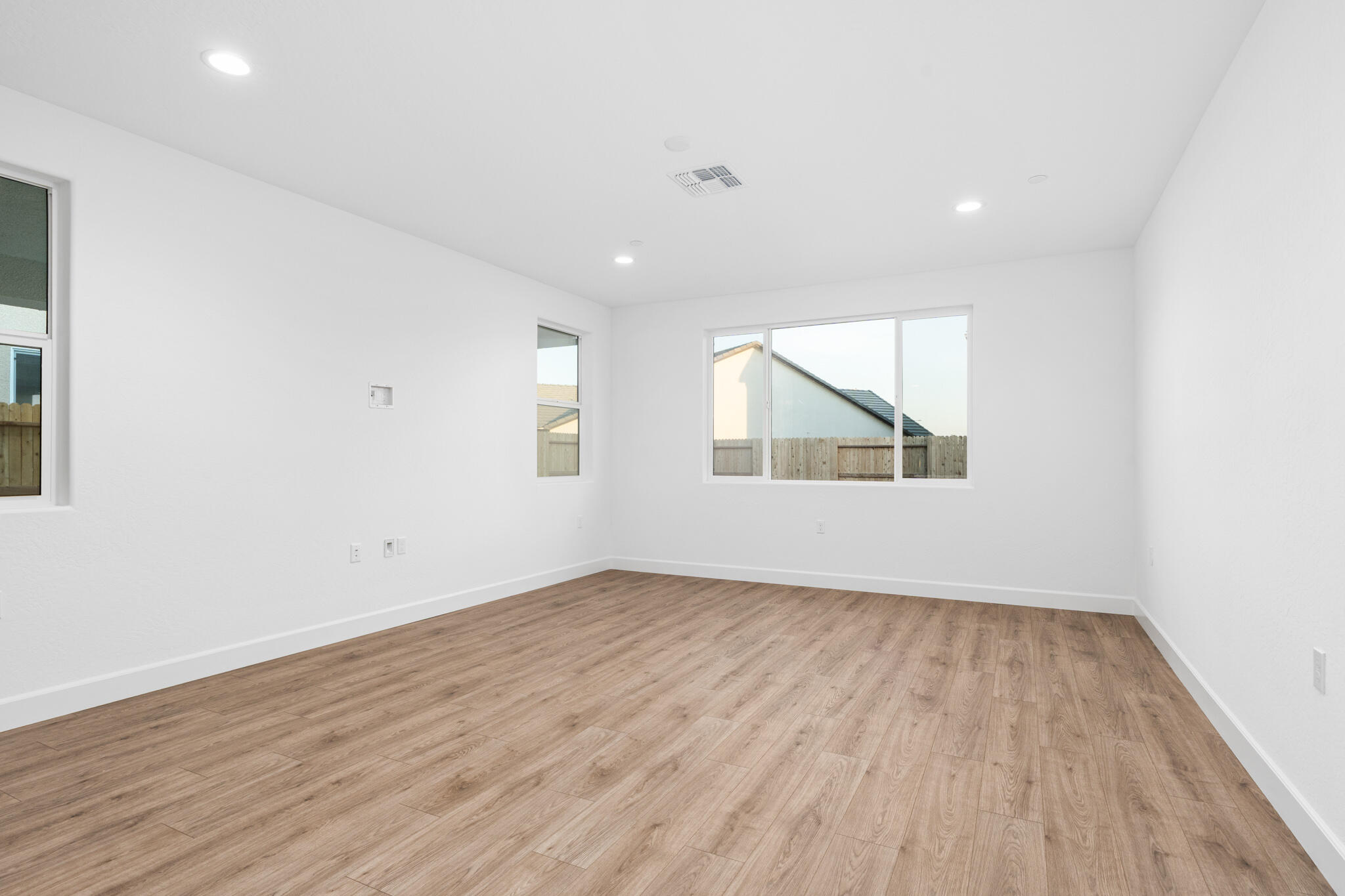 3047 Riviera Avenue, Tulare, CA 93274