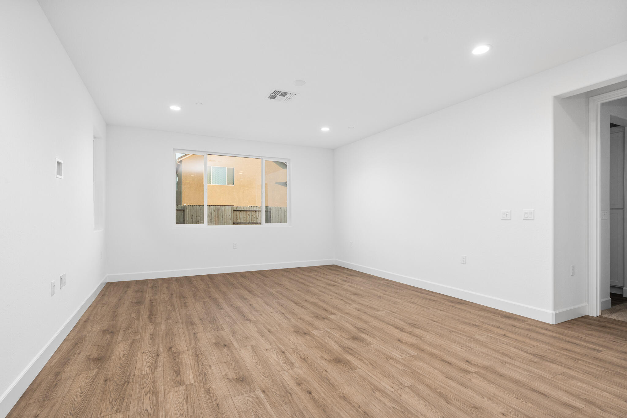 3047 Riviera Avenue, Tulare, CA 93274