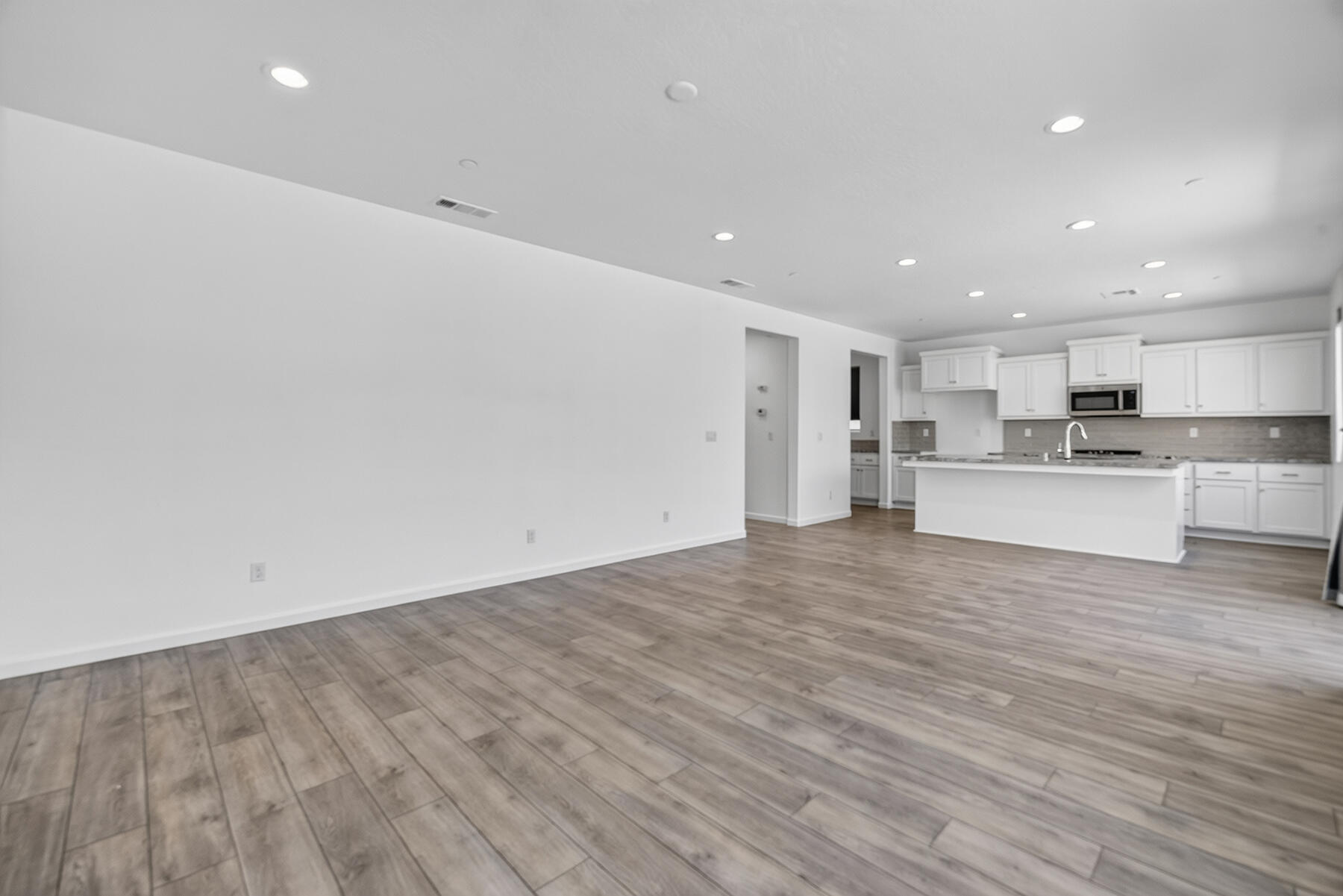 2776 Sand Hills Ave, Tulare, CA 93274