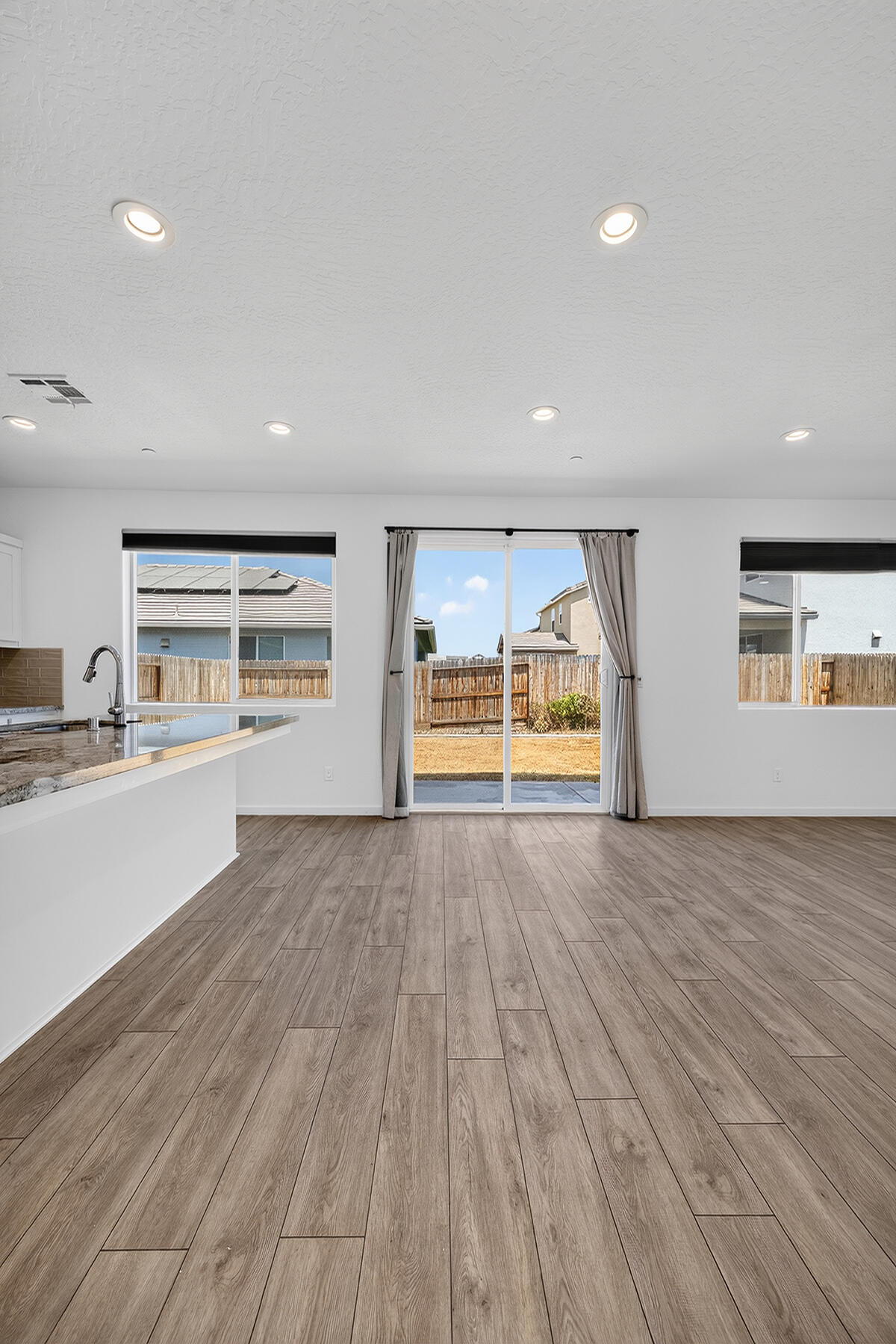 2776 Sand Hills Ave, Tulare, CA 93274