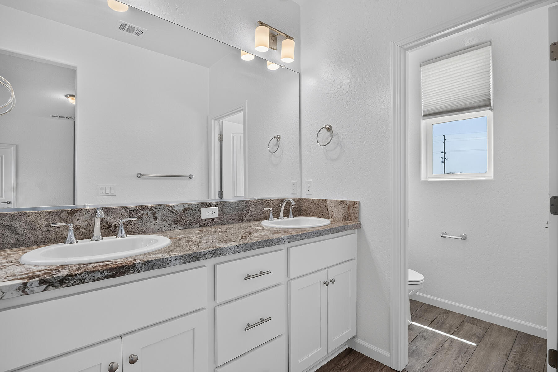 2776 Sand Hills Ave, Tulare, CA 93274