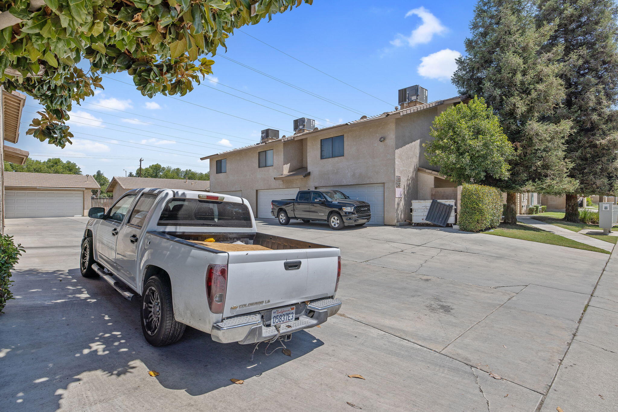 8200 Laborough Dr, Bakersfield, CA 93311