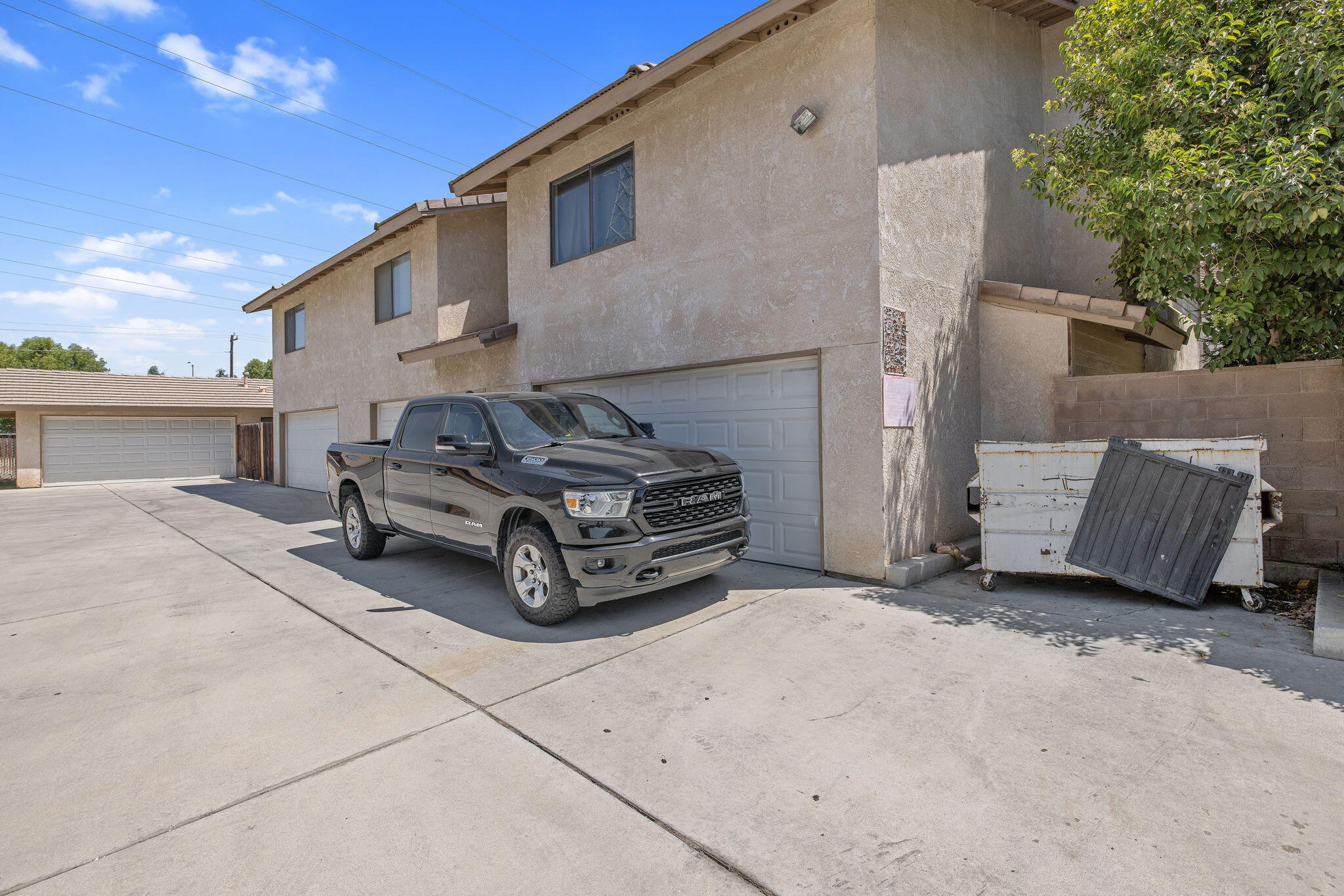 8200 Laborough Dr, Bakersfield, CA 93311