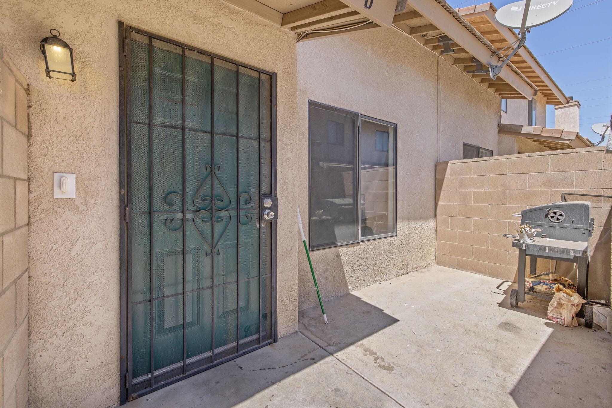 8200 Laborough Dr, Bakersfield, CA 93311