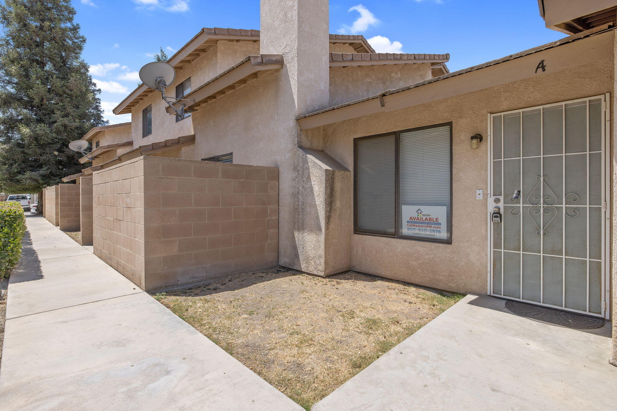 8200 Laborough Dr, Bakersfield, CA 93311