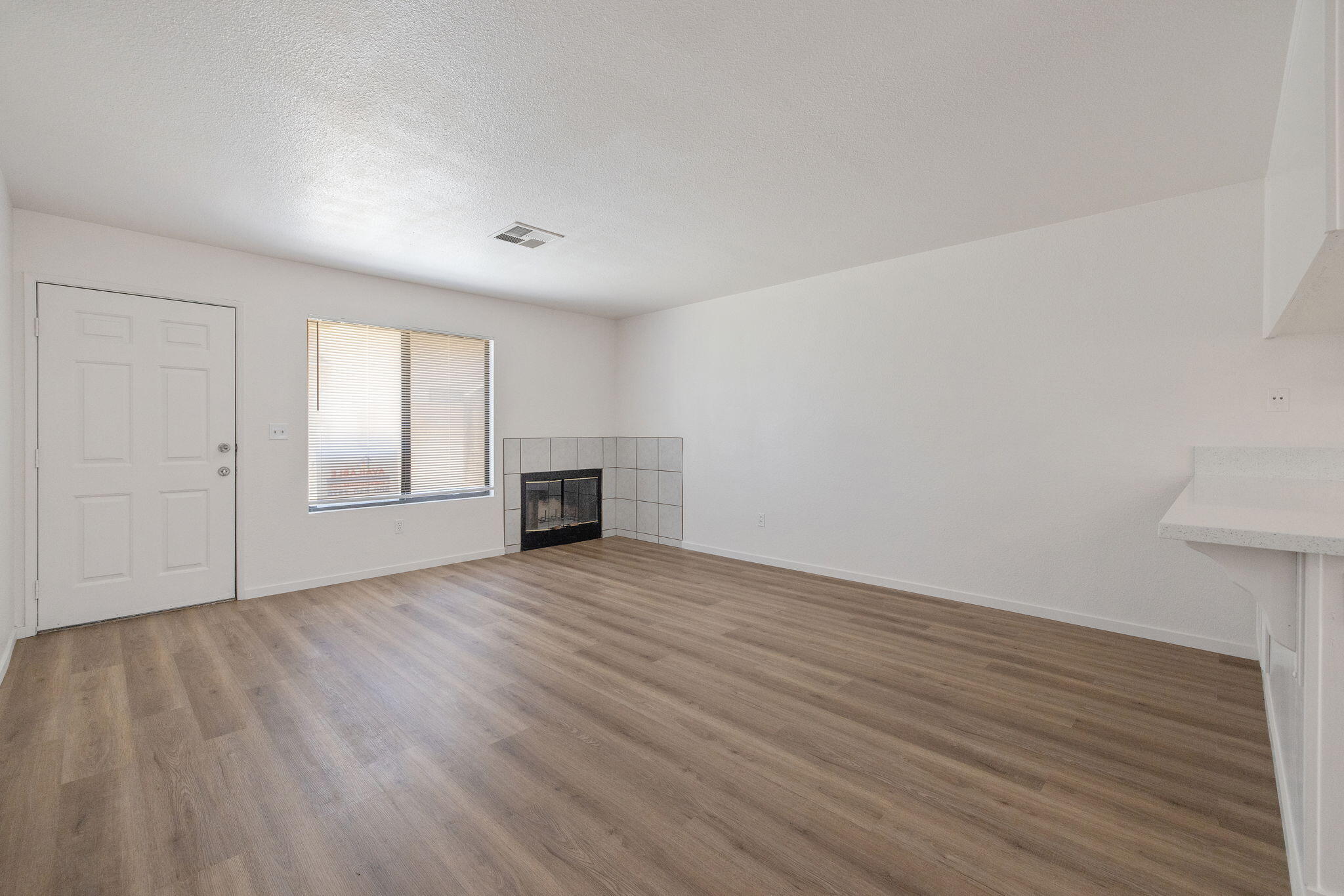 8200 Laborough Dr, Bakersfield, CA 93311