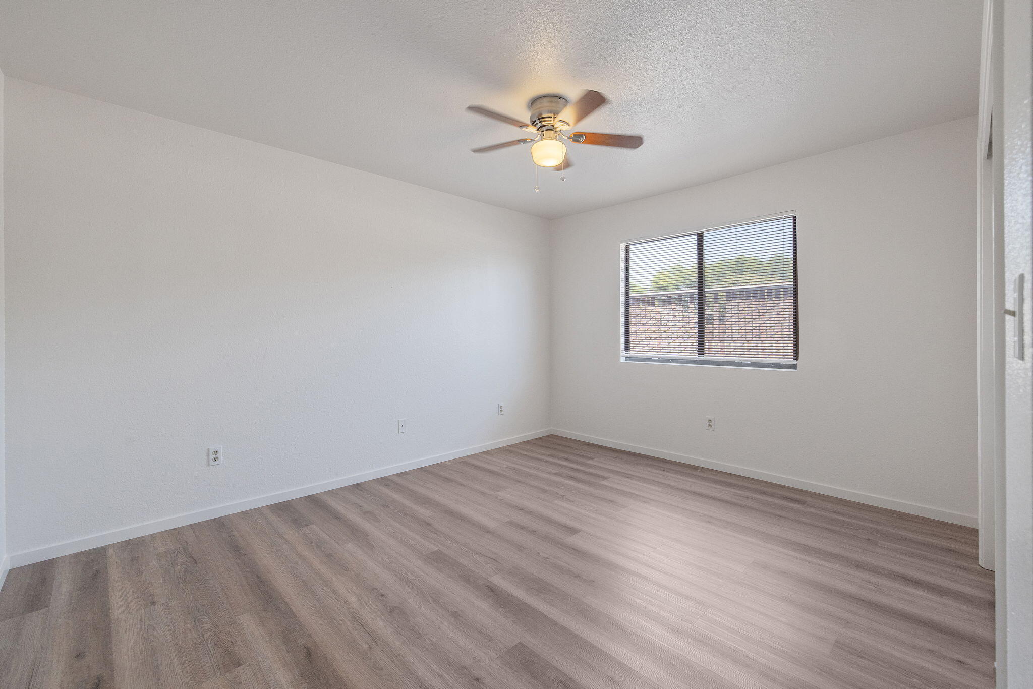 8200 Laborough Dr, Bakersfield, CA 93311