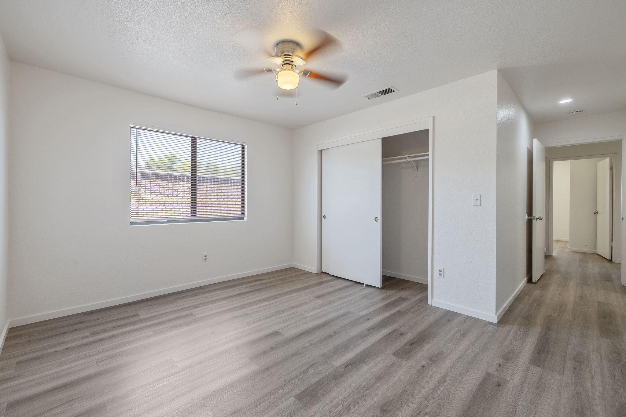 8200 Laborough Dr, Bakersfield, CA 93311
