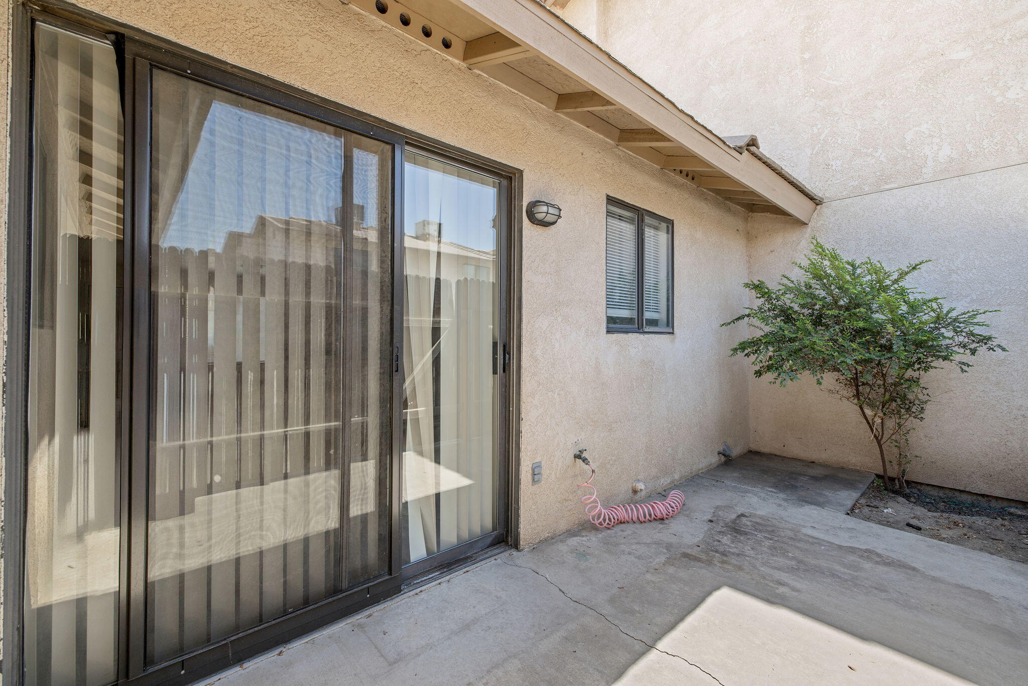 8200 Laborough Dr, Bakersfield, CA 93311
