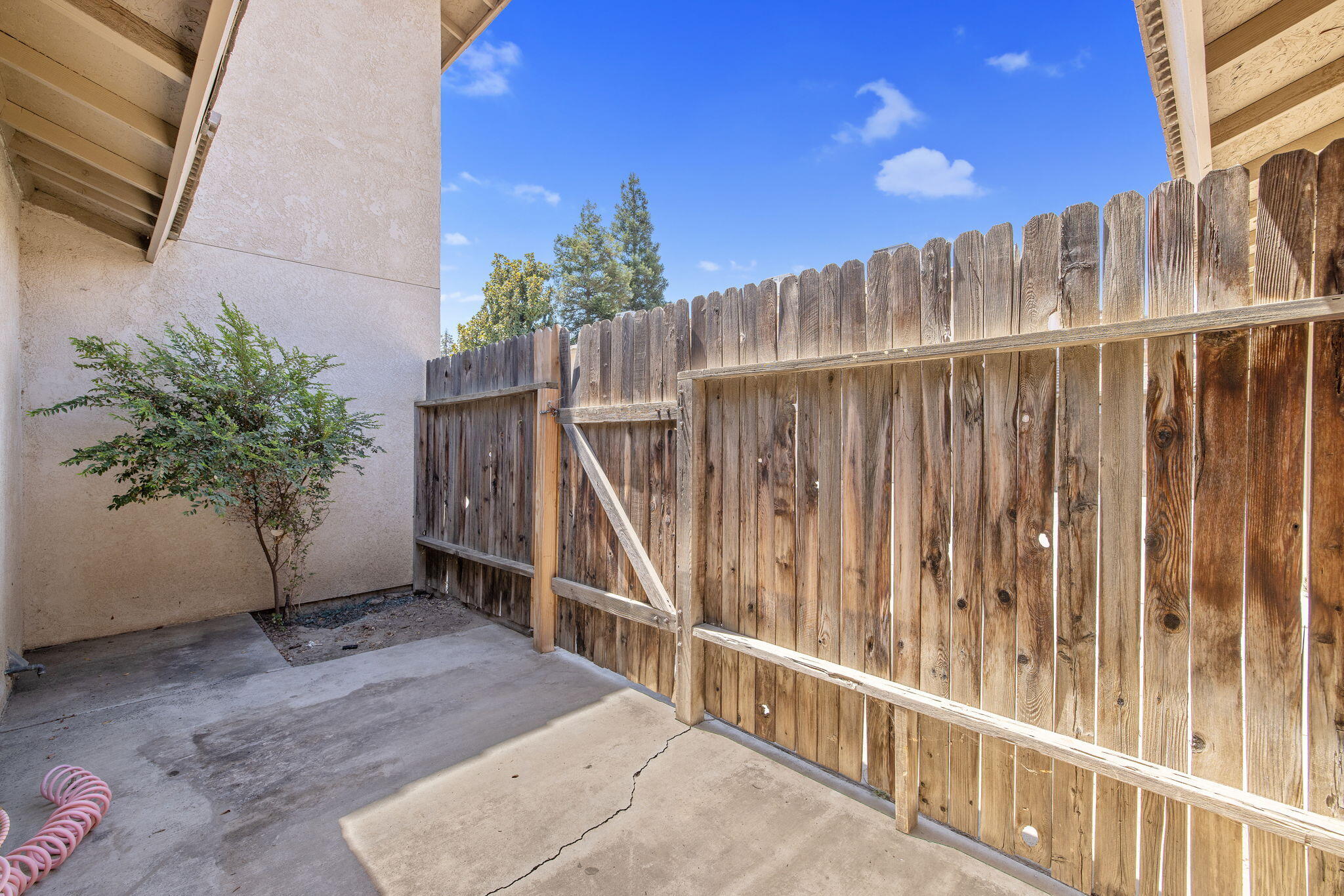 8200 Laborough Dr, Bakersfield, CA 93311