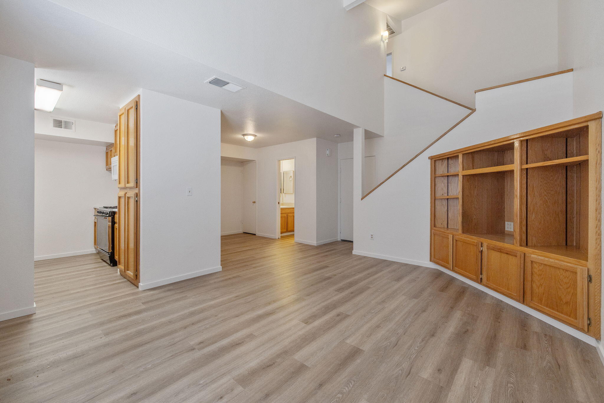 8200 Laborough Dr, Bakersfield, CA 93311