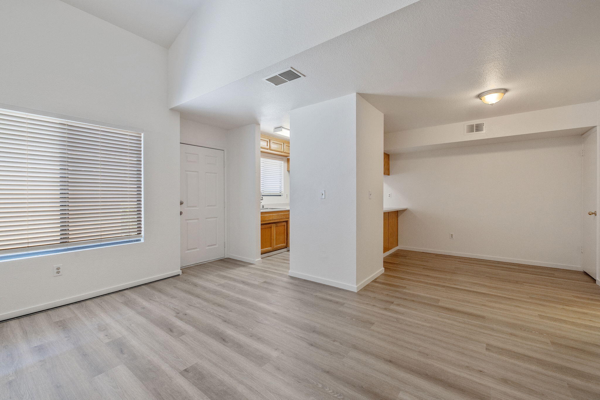 8200 Laborough Dr, Bakersfield, CA 93311