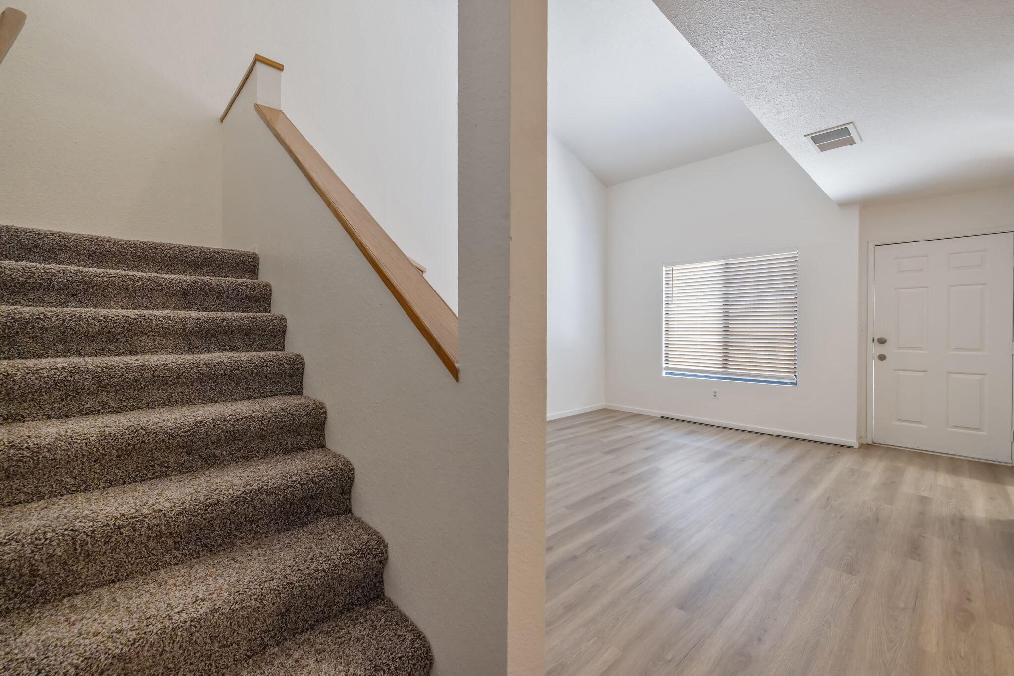8200 Laborough Dr, Bakersfield, CA 93311