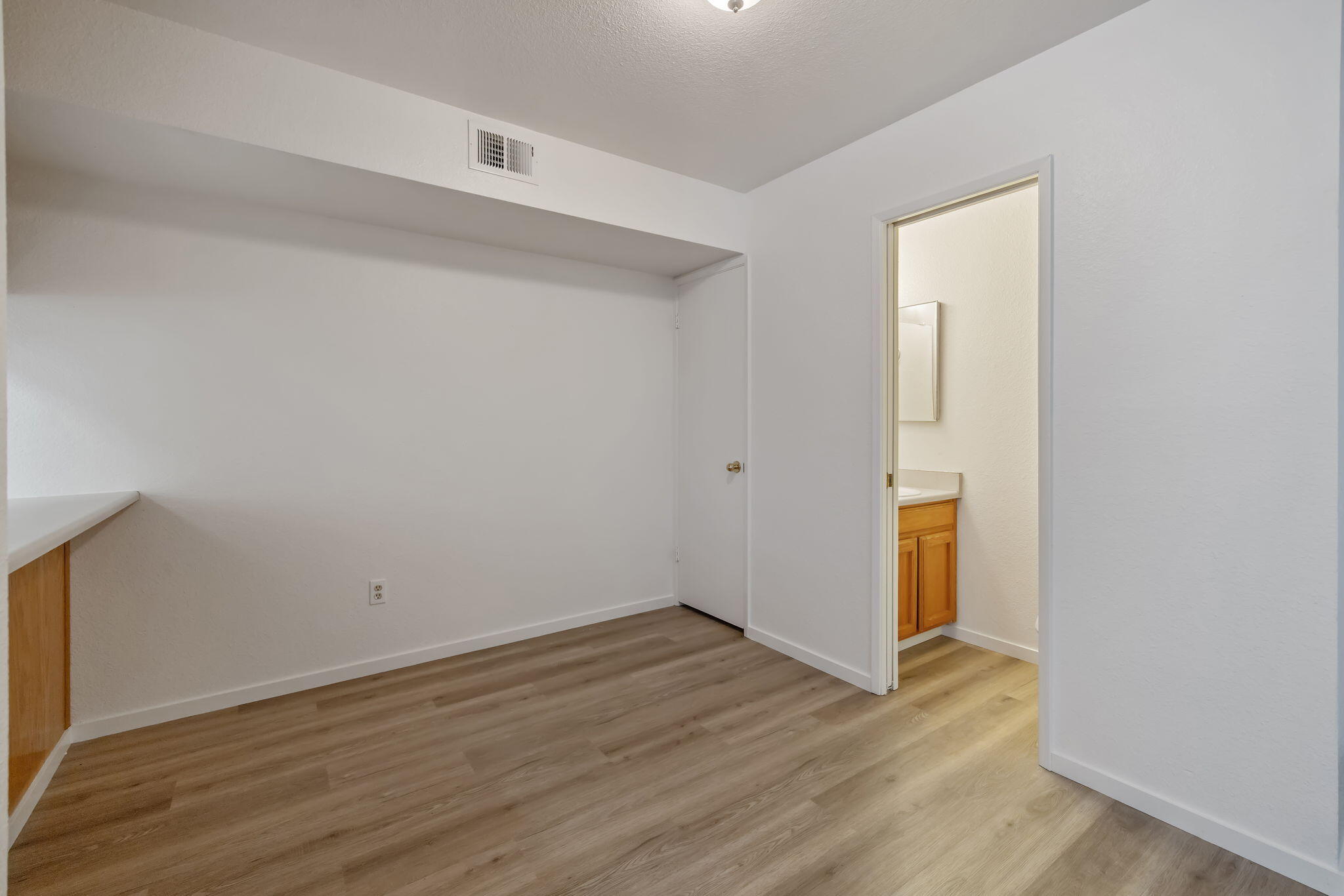 8200 Laborough Dr, Bakersfield, CA 93311