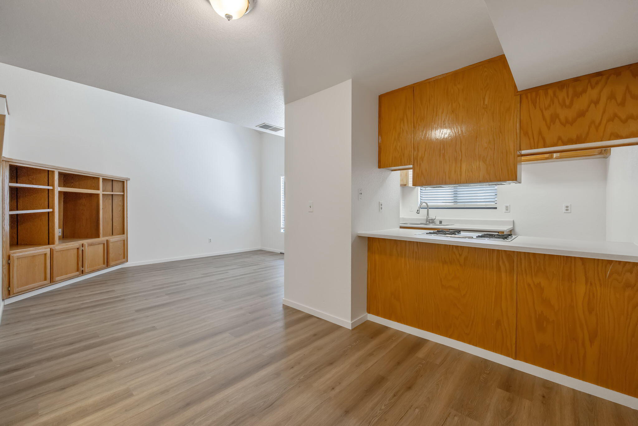 8200 Laborough Dr, Bakersfield, CA 93311