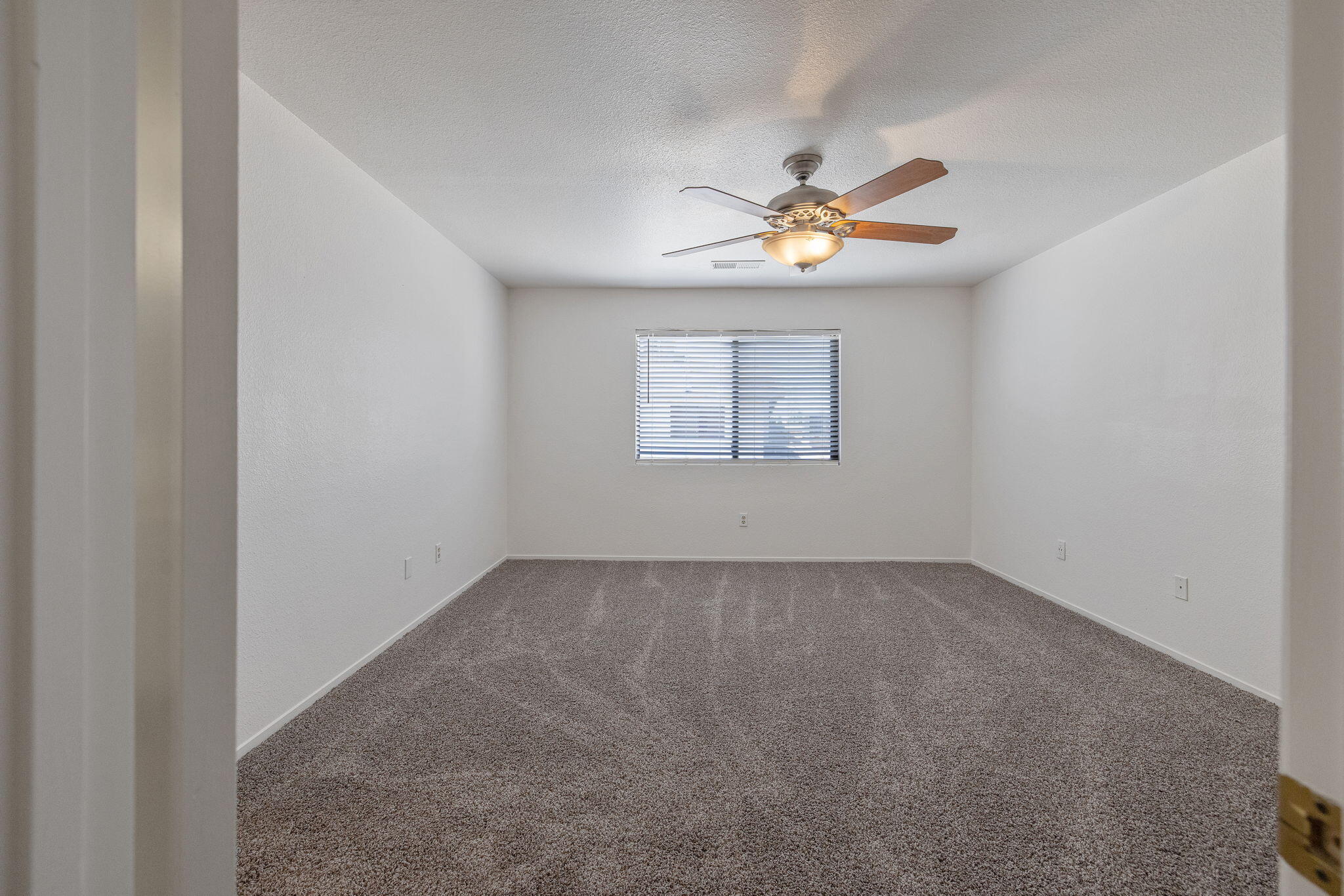 8200 Laborough Dr, Bakersfield, CA 93311
