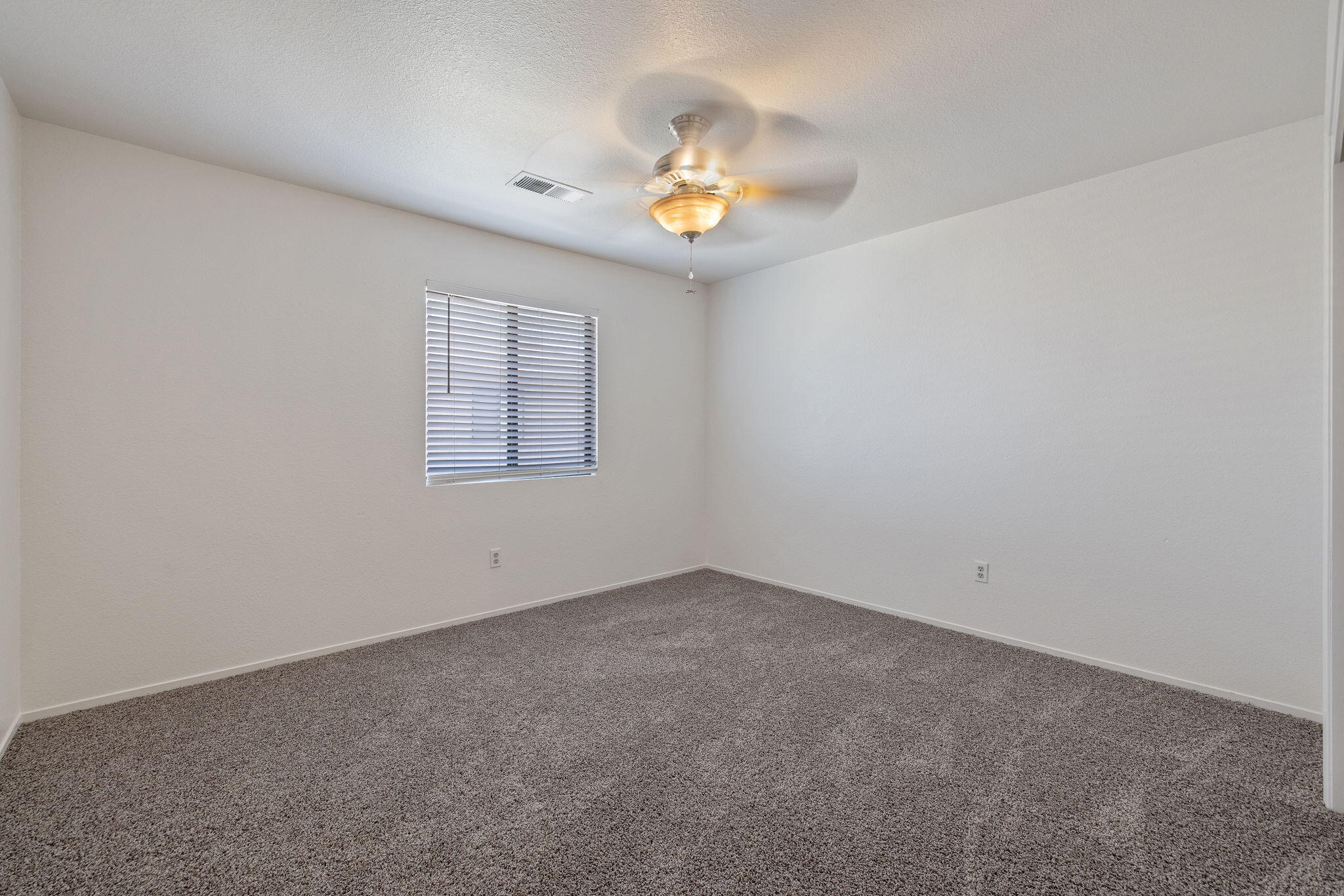 8200 Laborough Dr, Bakersfield, CA 93311