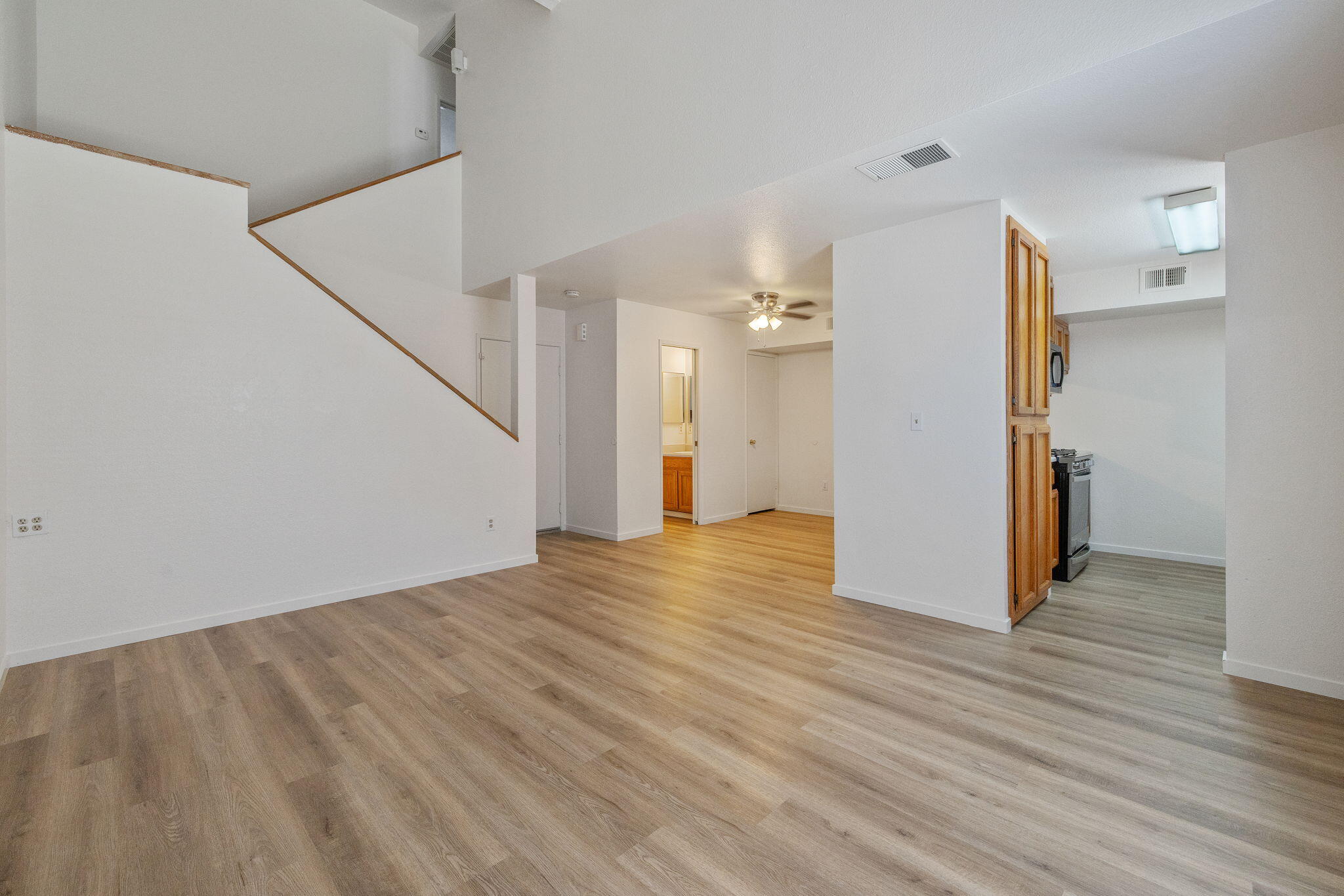 8200 Laborough Dr, Bakersfield, CA 93311