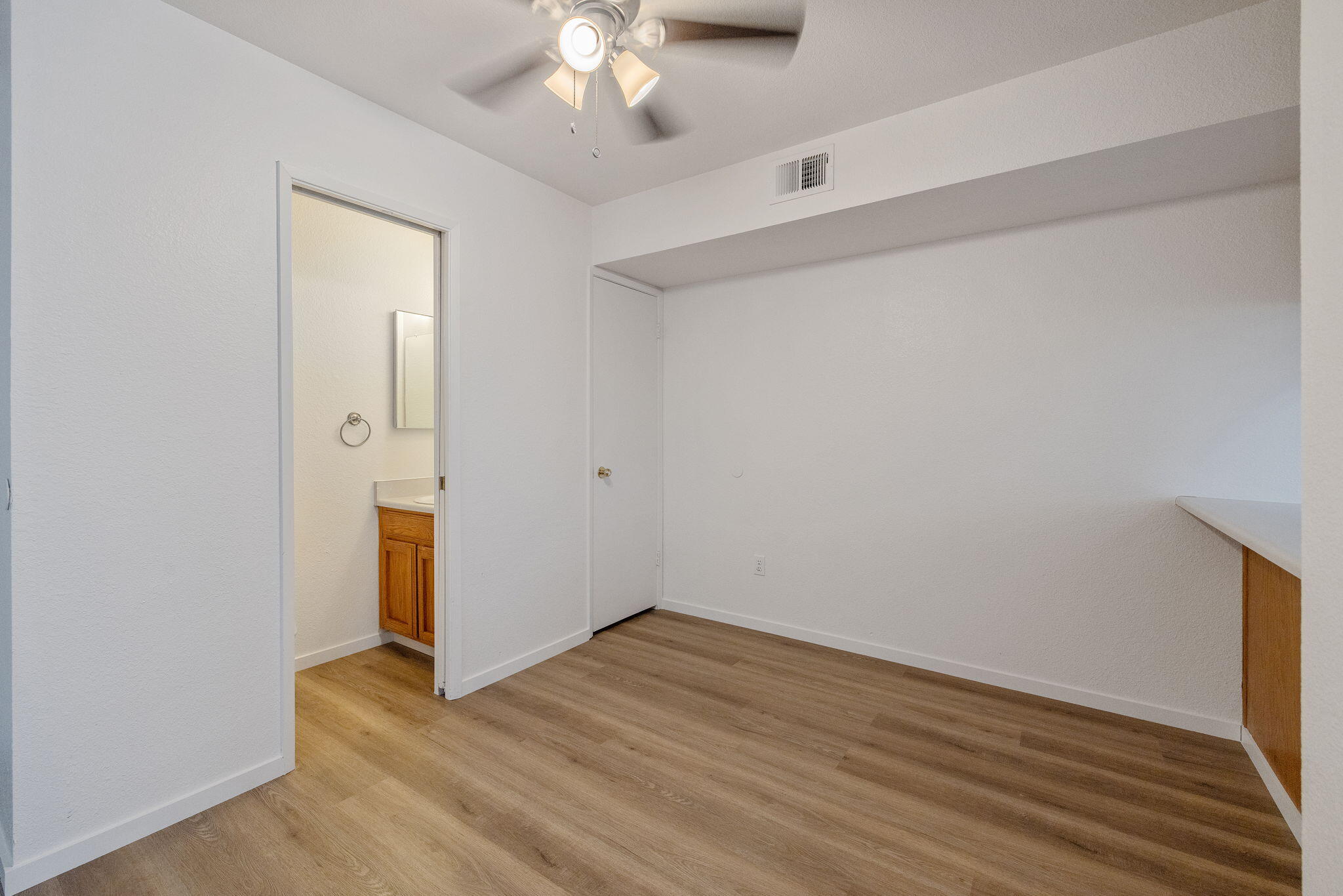 8200 Laborough Dr, Bakersfield, CA 93311