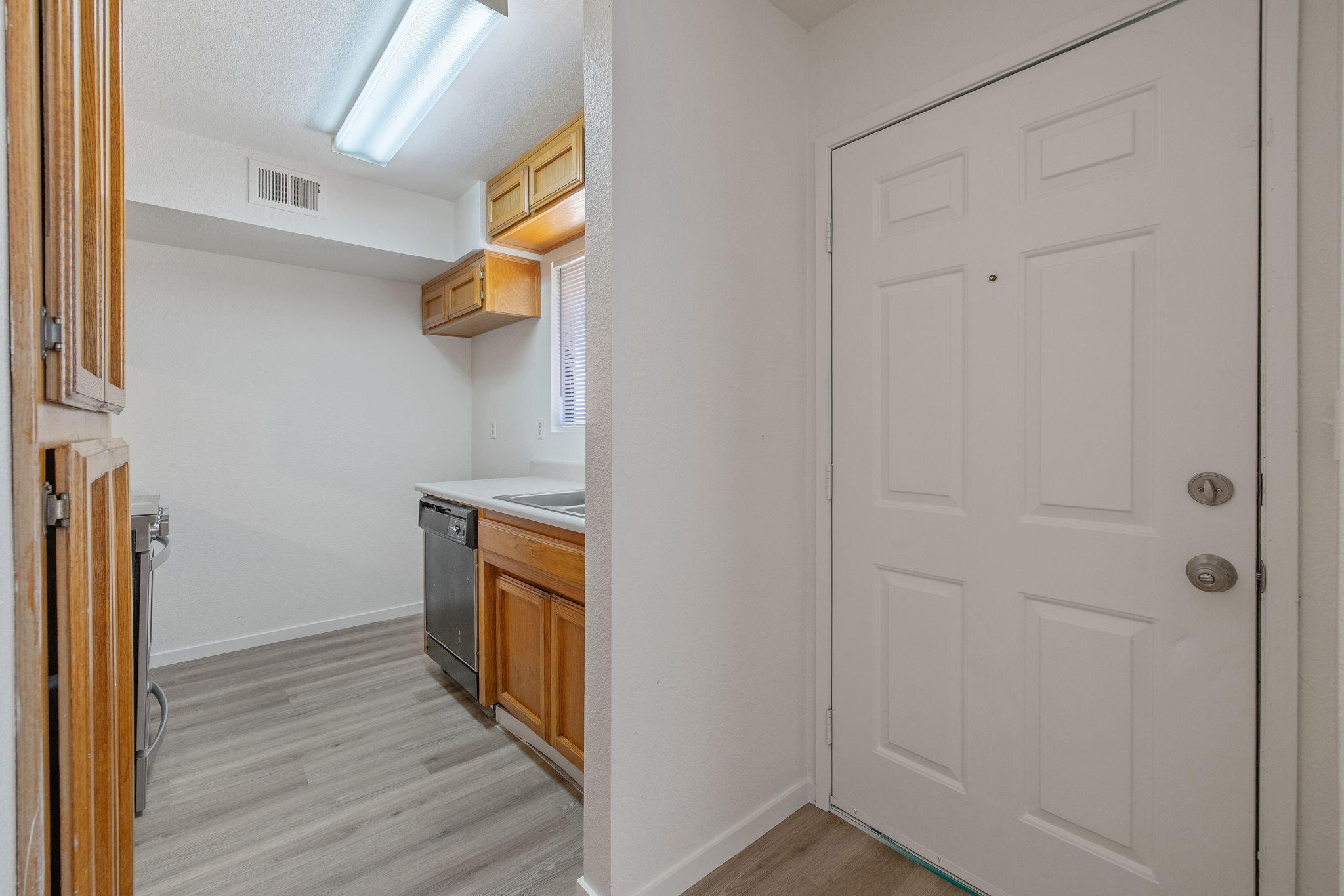 8200 Laborough Dr, Bakersfield, CA 93311