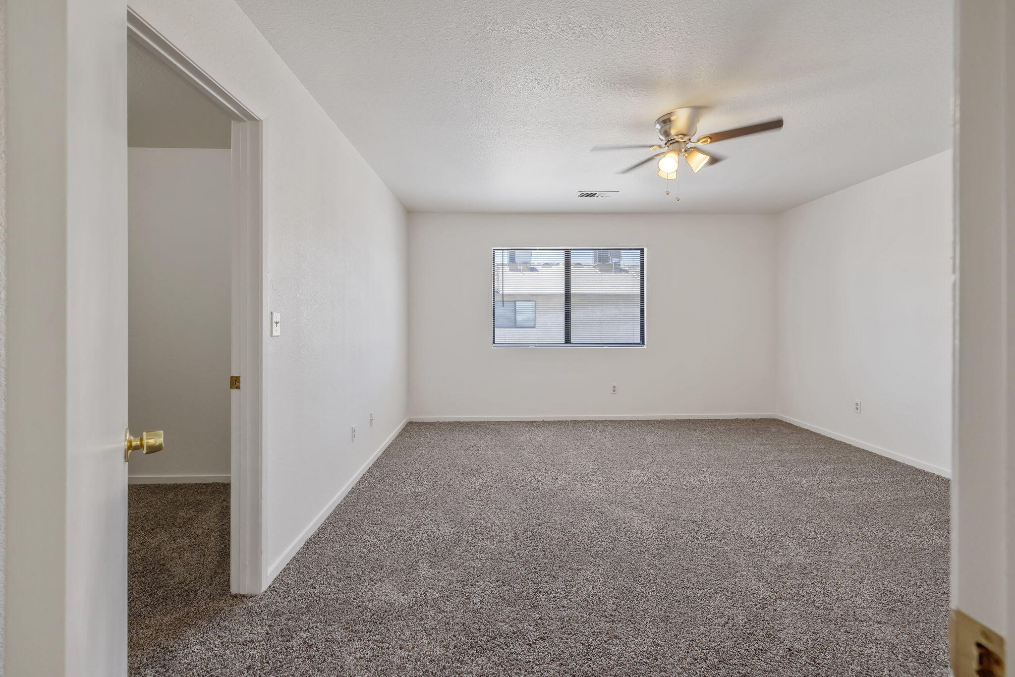 8200 Laborough Dr, Bakersfield, CA 93311
