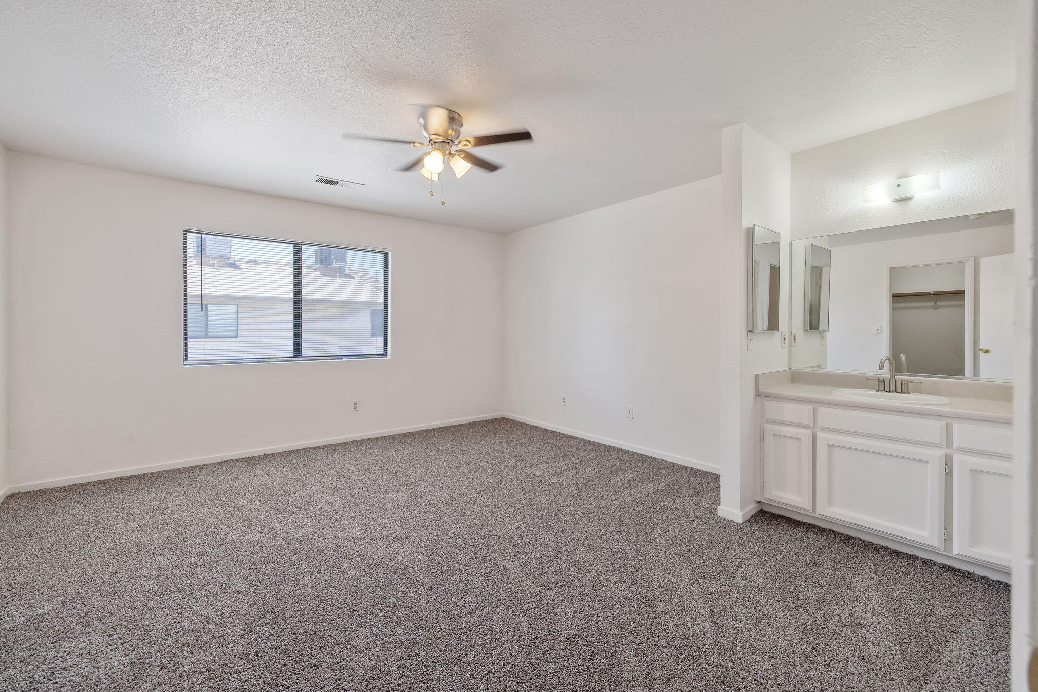 8200 Laborough Dr, Bakersfield, CA 93311