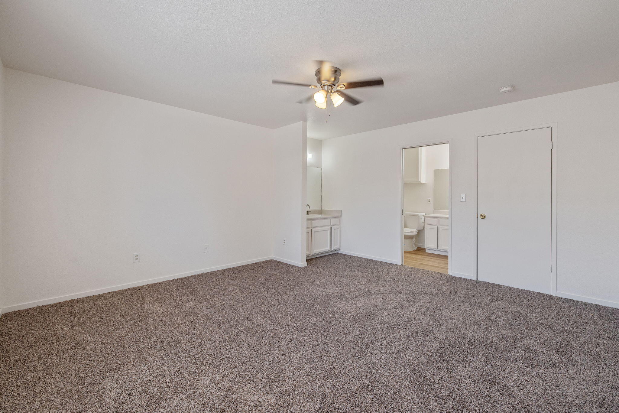 8200 Laborough Dr, Bakersfield, CA 93311