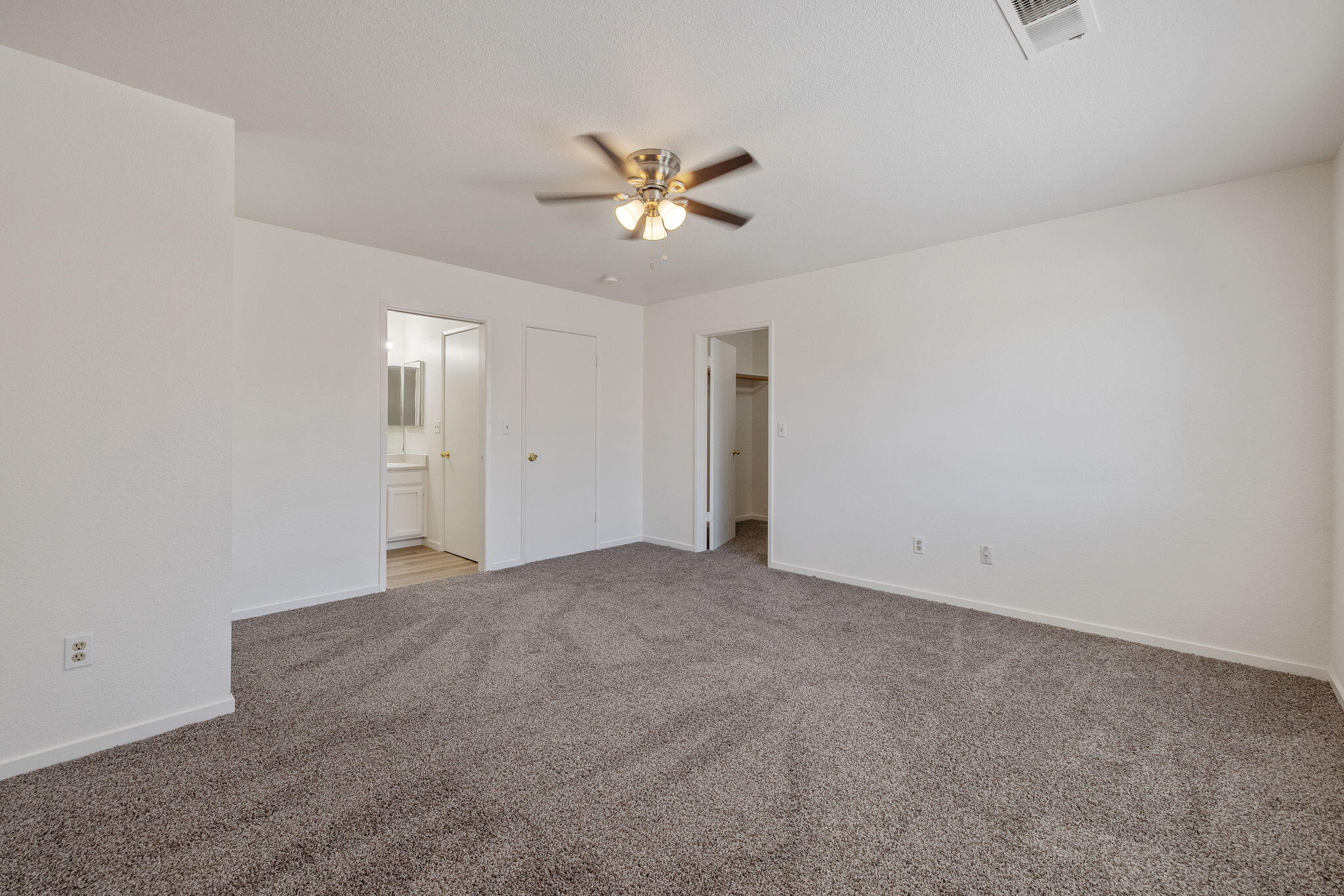 8200 Laborough Dr, Bakersfield, CA 93311