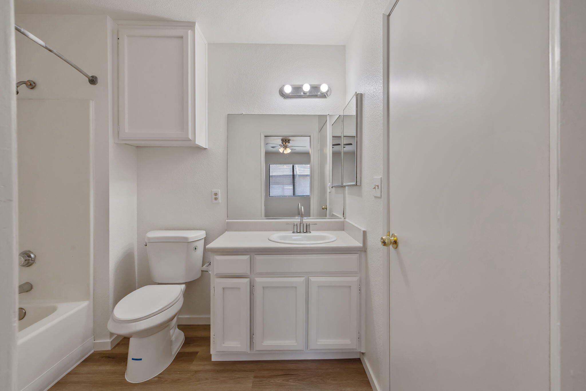 8200 Laborough Dr, Bakersfield, CA 93311